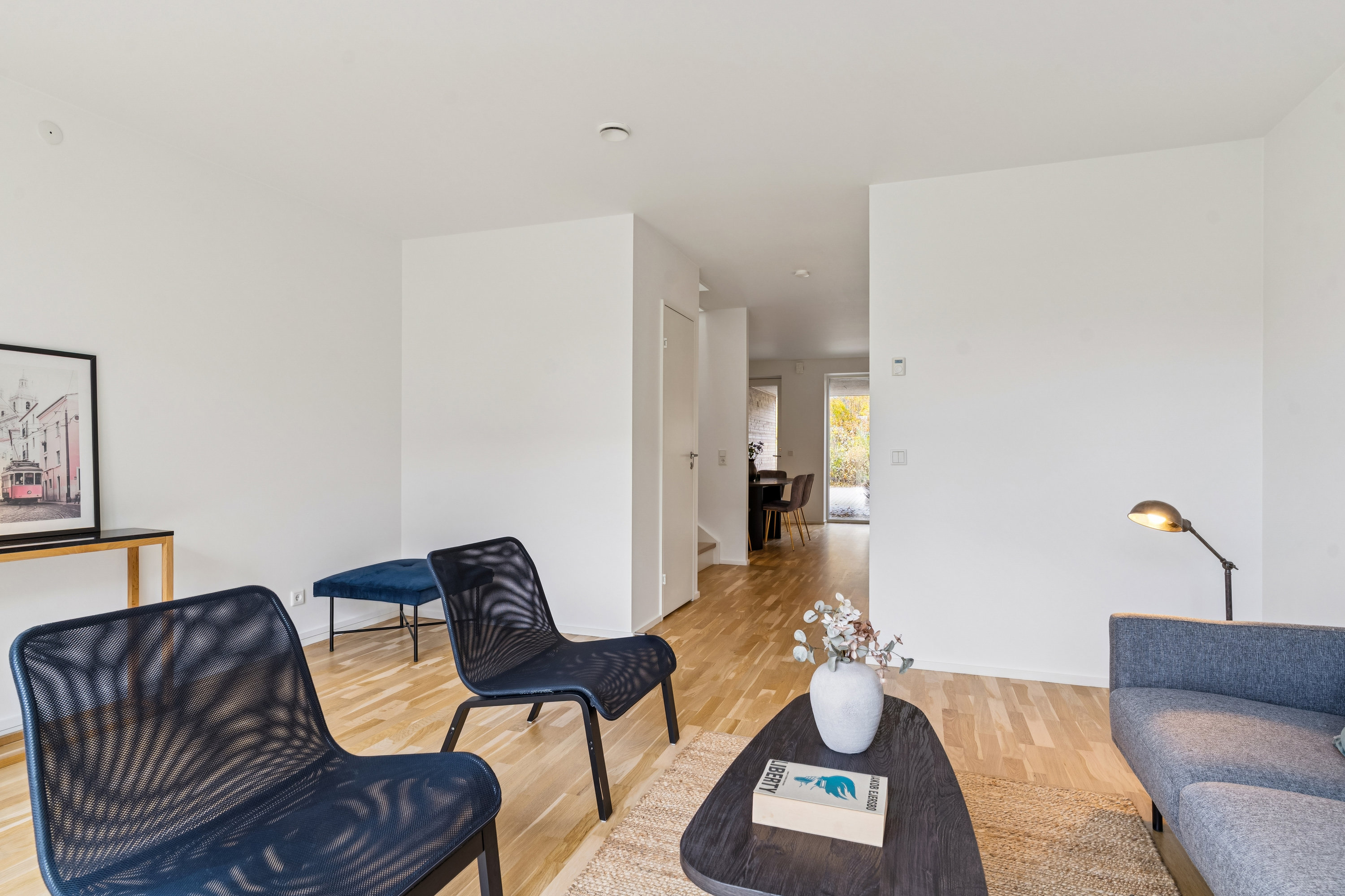 Fremhævet stue billede i fuldskærmstilstand. Billede af Pinievej 48, 2880 Bagsværd