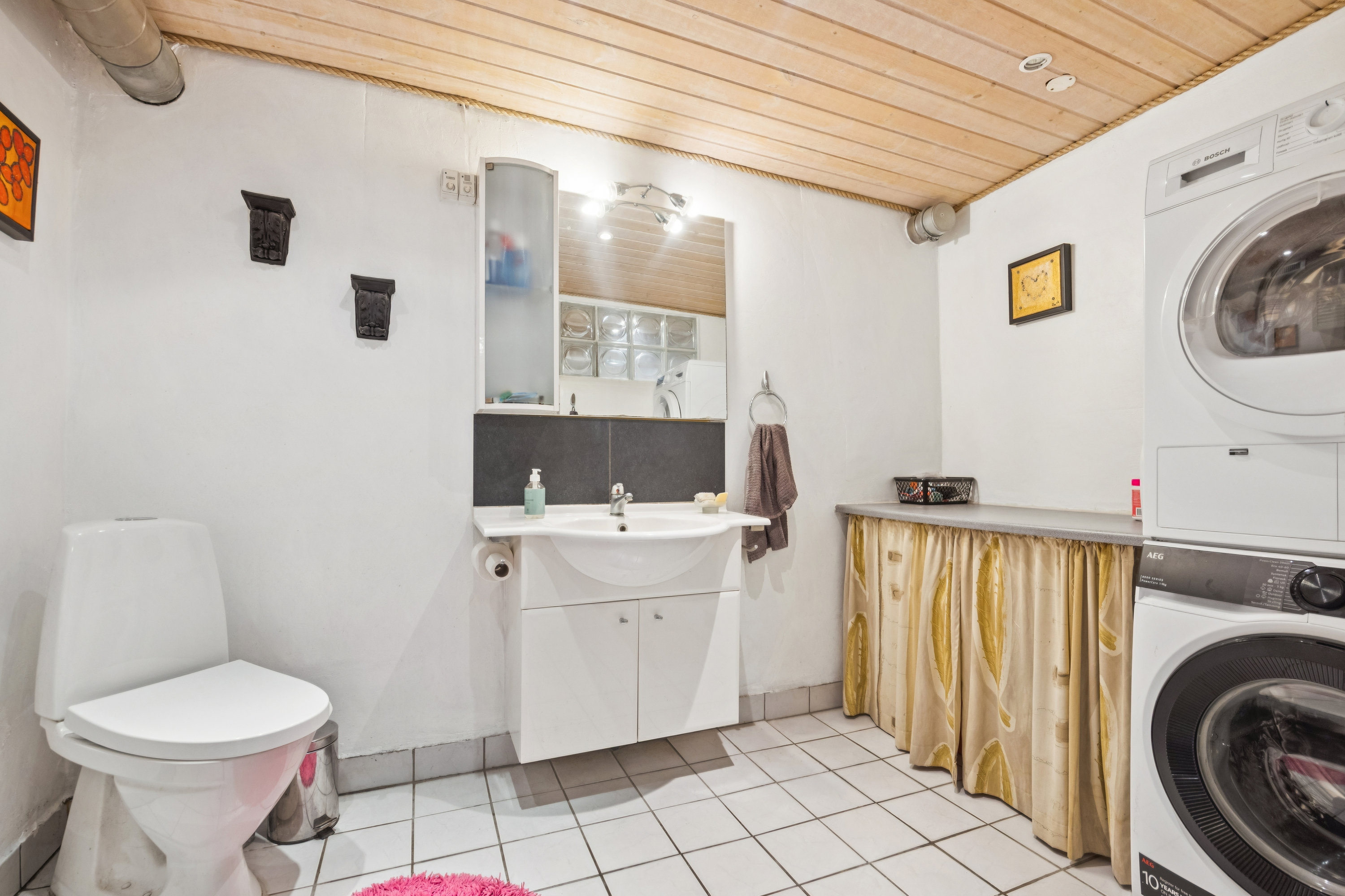 Fremhævet badeværelse billede i fuldskærmstilstand. Billede af Tranhøj 38, Tranum, 9460 Brovst