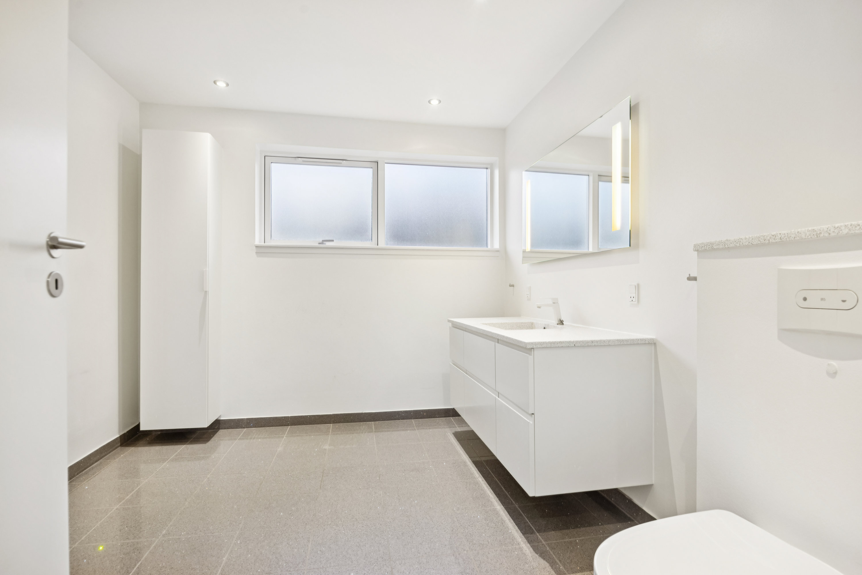 Fremhævet badeværelse billede i fuldskærmstilstand. Billede af Jacobsvej 4, 9490 Pandrup