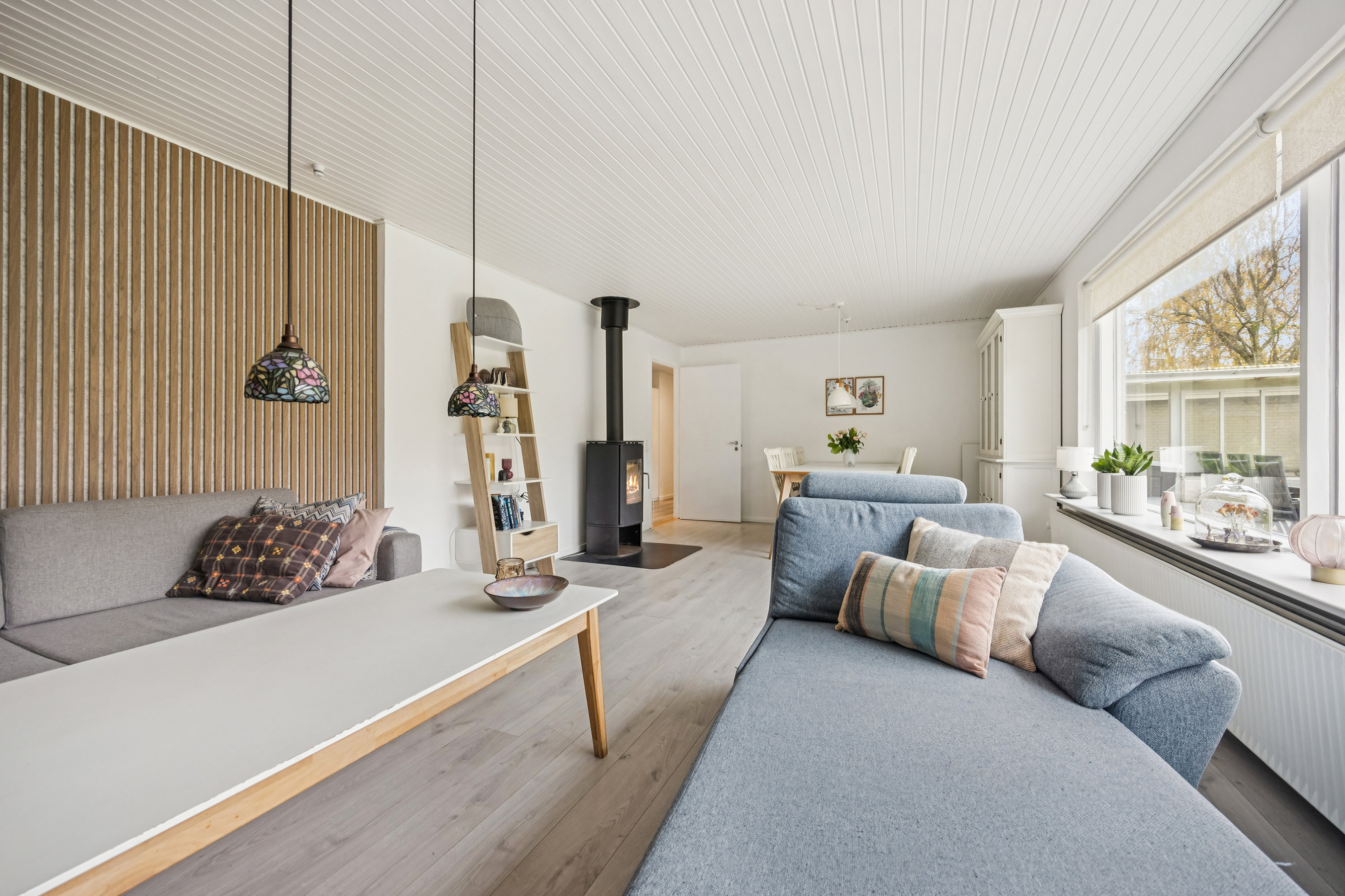 Fremhævet stue billede i fuldskærmstilstand. Billede af Svinget 5, Døstrup, 9500 Hobro