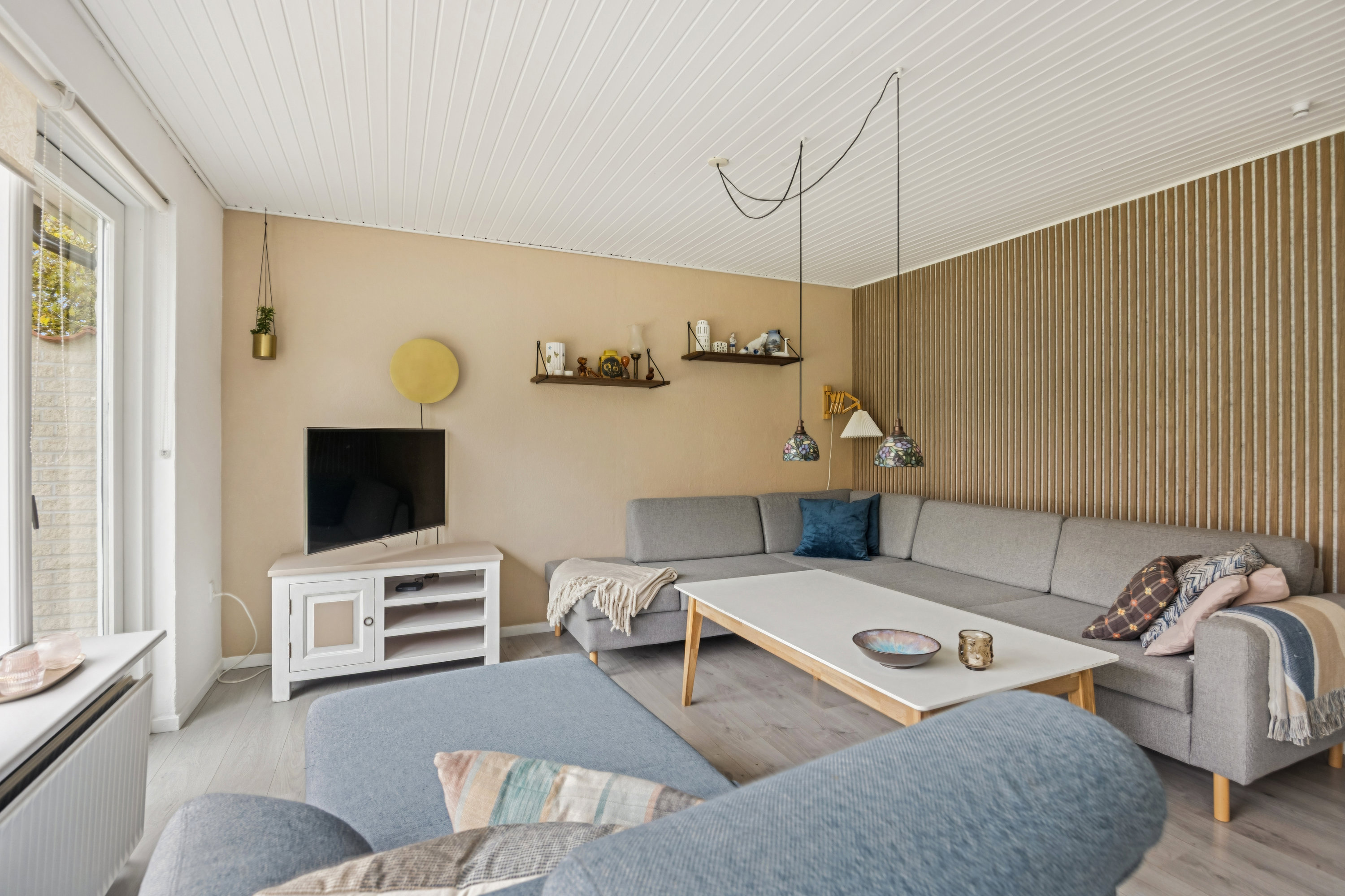 Fremhævet stue billede i fuldskærmstilstand. Billede af Svinget 5, Døstrup, 9500 Hobro