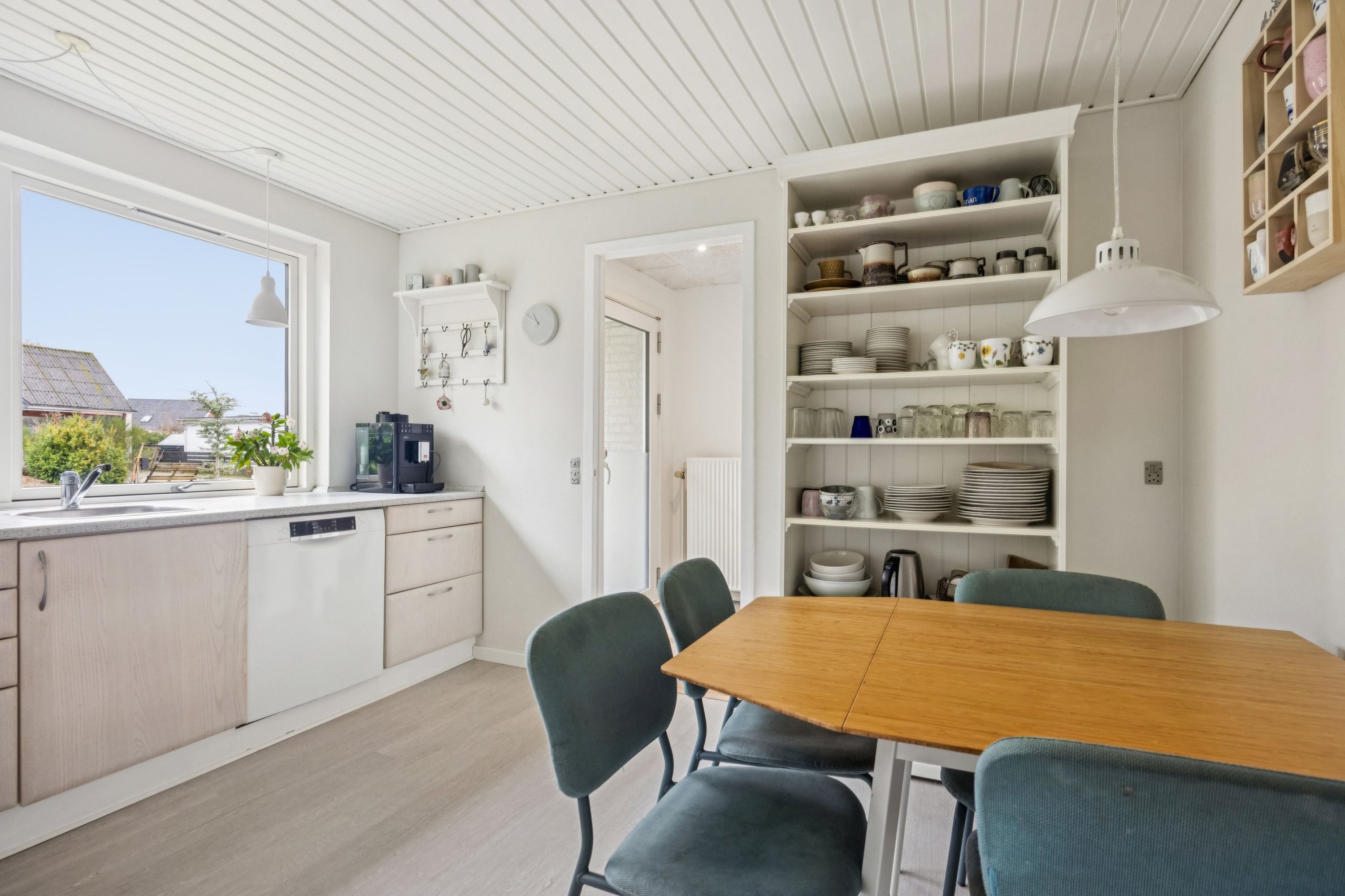 Fremhævet køkken billede i fuldskærmstilstand. Billede af Svinget 5, Døstrup, 9500 Hobro