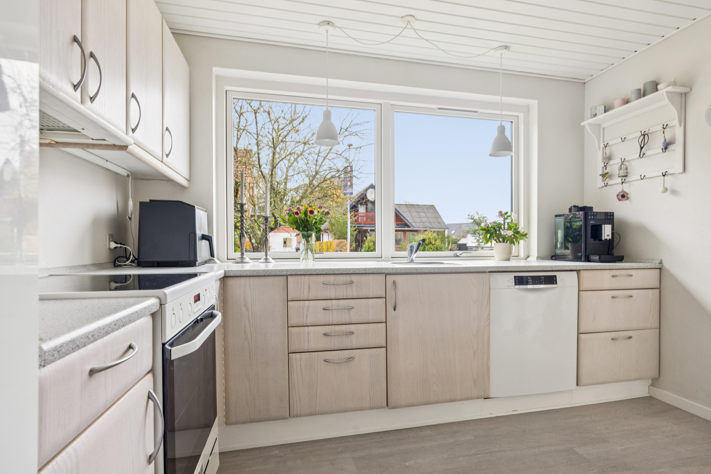 Fremhævet køkken billede i fuldskærmstilstand. Billede af Svinget 5, Døstrup, 9500 Hobro