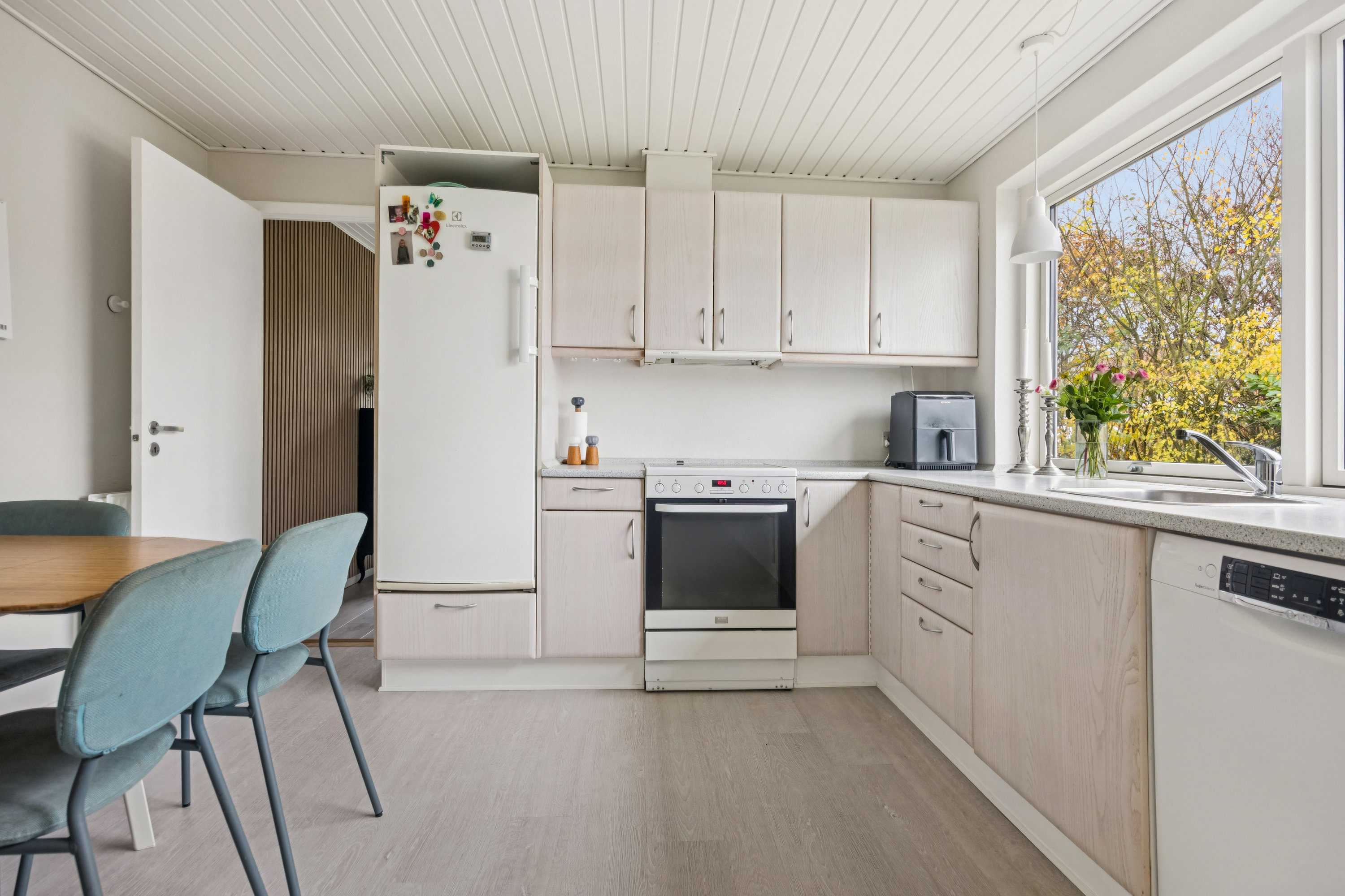 Fremhævet køkken billede i fuldskærmstilstand. Billede af Svinget 5, Døstrup, 9500 Hobro