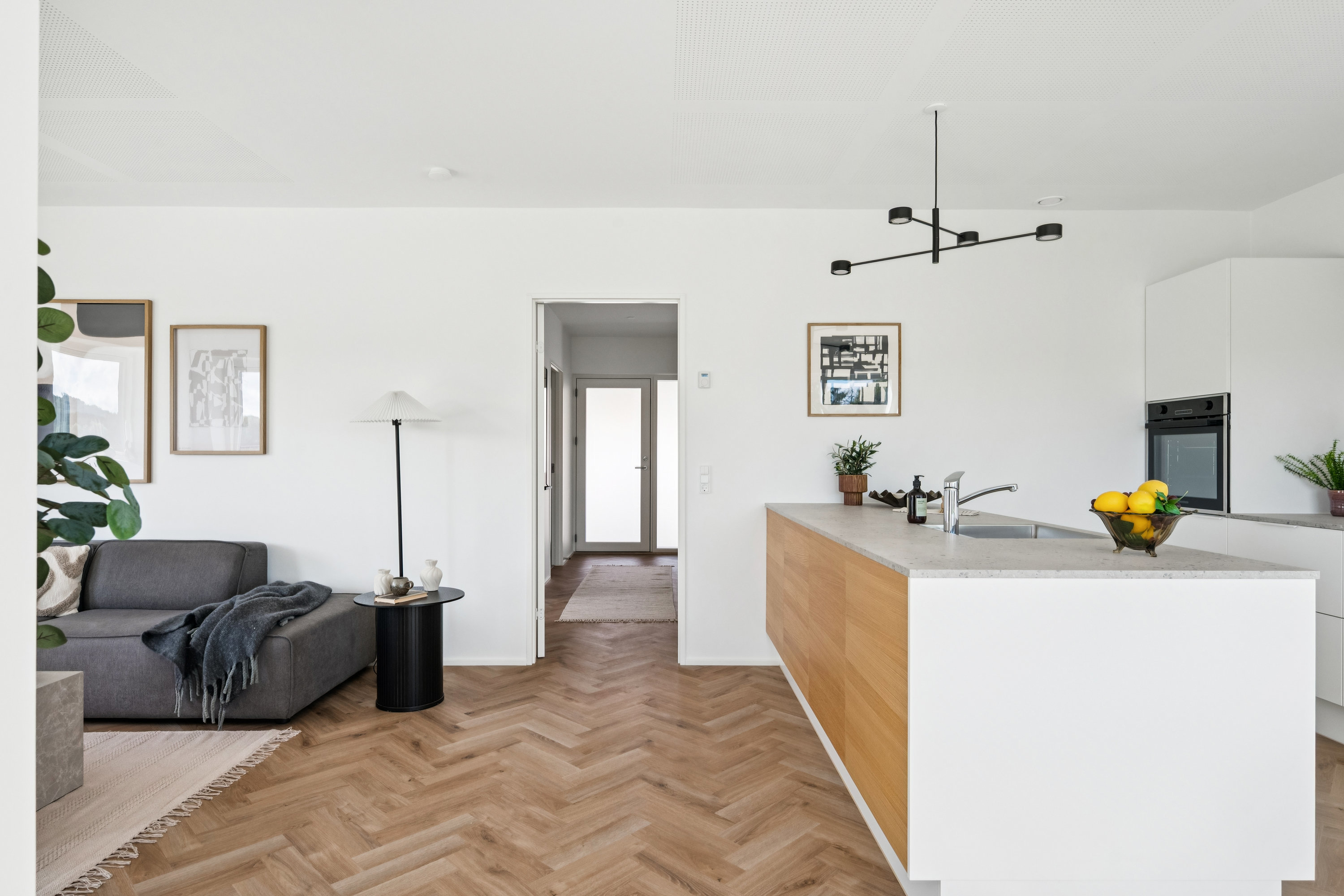 Fremhævet køkken billede i fuldskærmstilstand. Billede af Holmebakken 2, 8382 Hinnerup