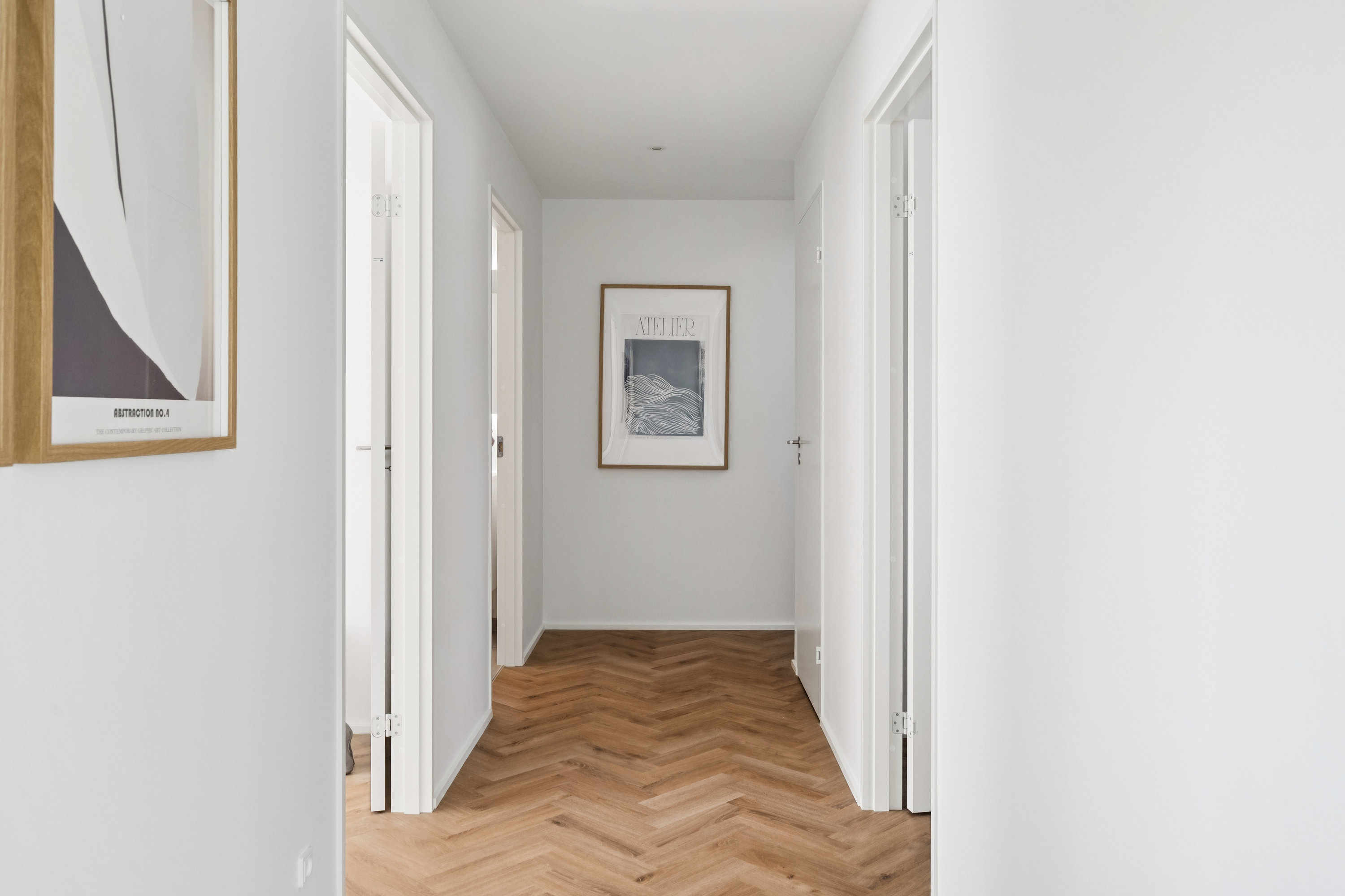 Fremhævet gang billede i fuldskærmstilstand. Billede af Holmebakken 2, 8382 Hinnerup