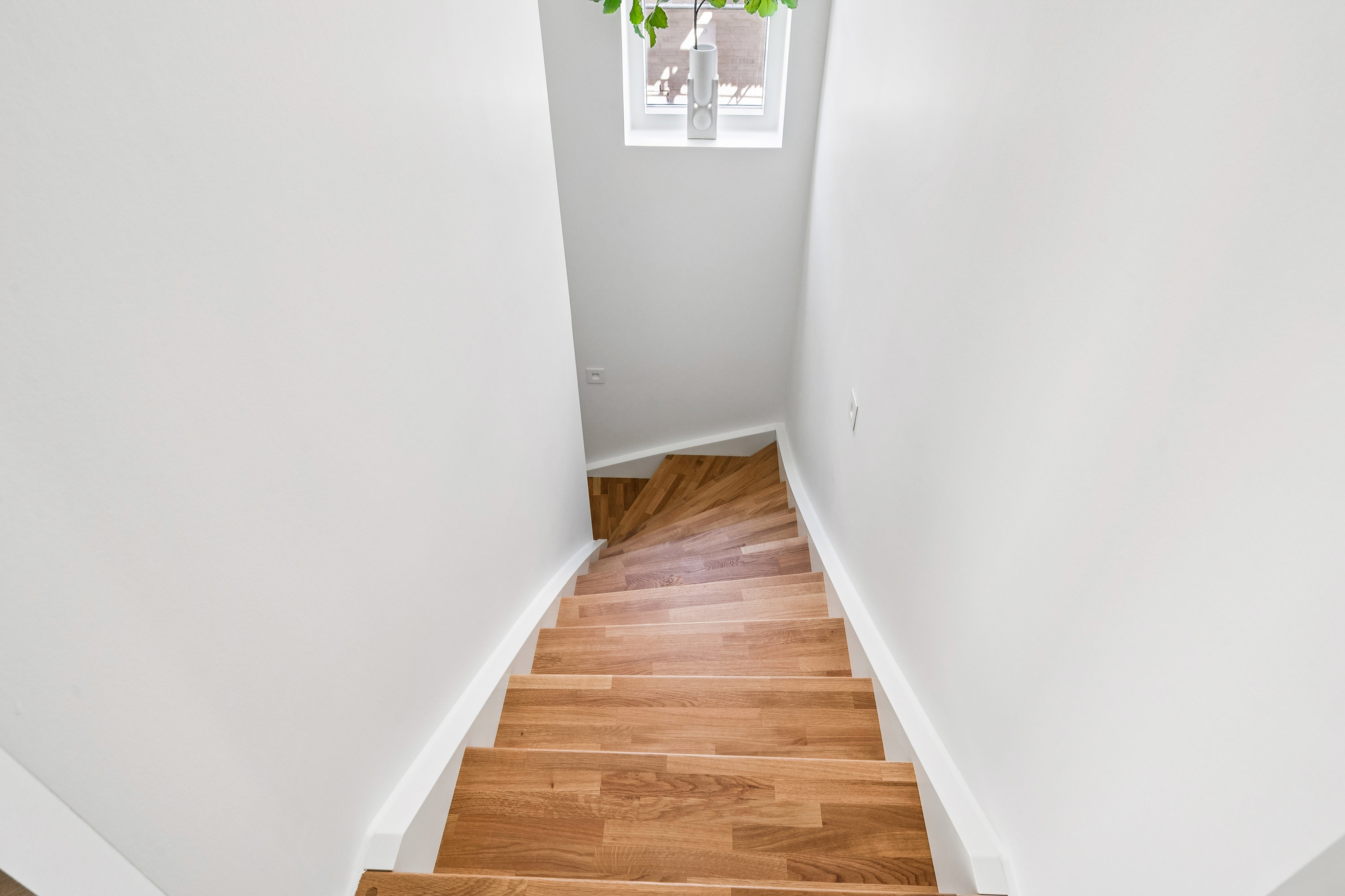 Fremhævet trappe billede i fuldskærmstilstand. Billede af Holmebakken 2, 8382 Hinnerup