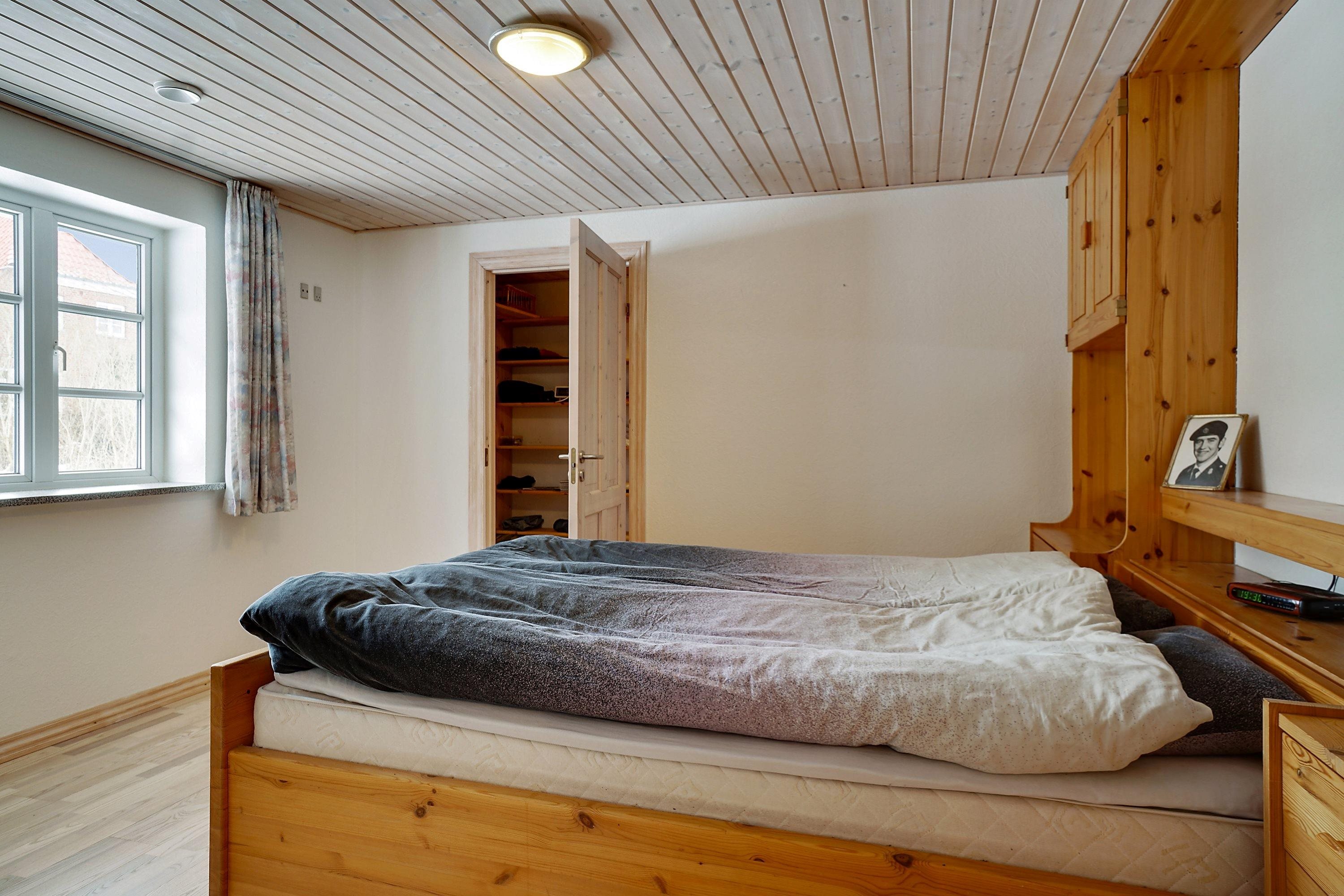 Fremhævet soveværelse billede i fuldskærmstilstand. Billede af Præstebakken 3, Sparkær, 8800 Viborg