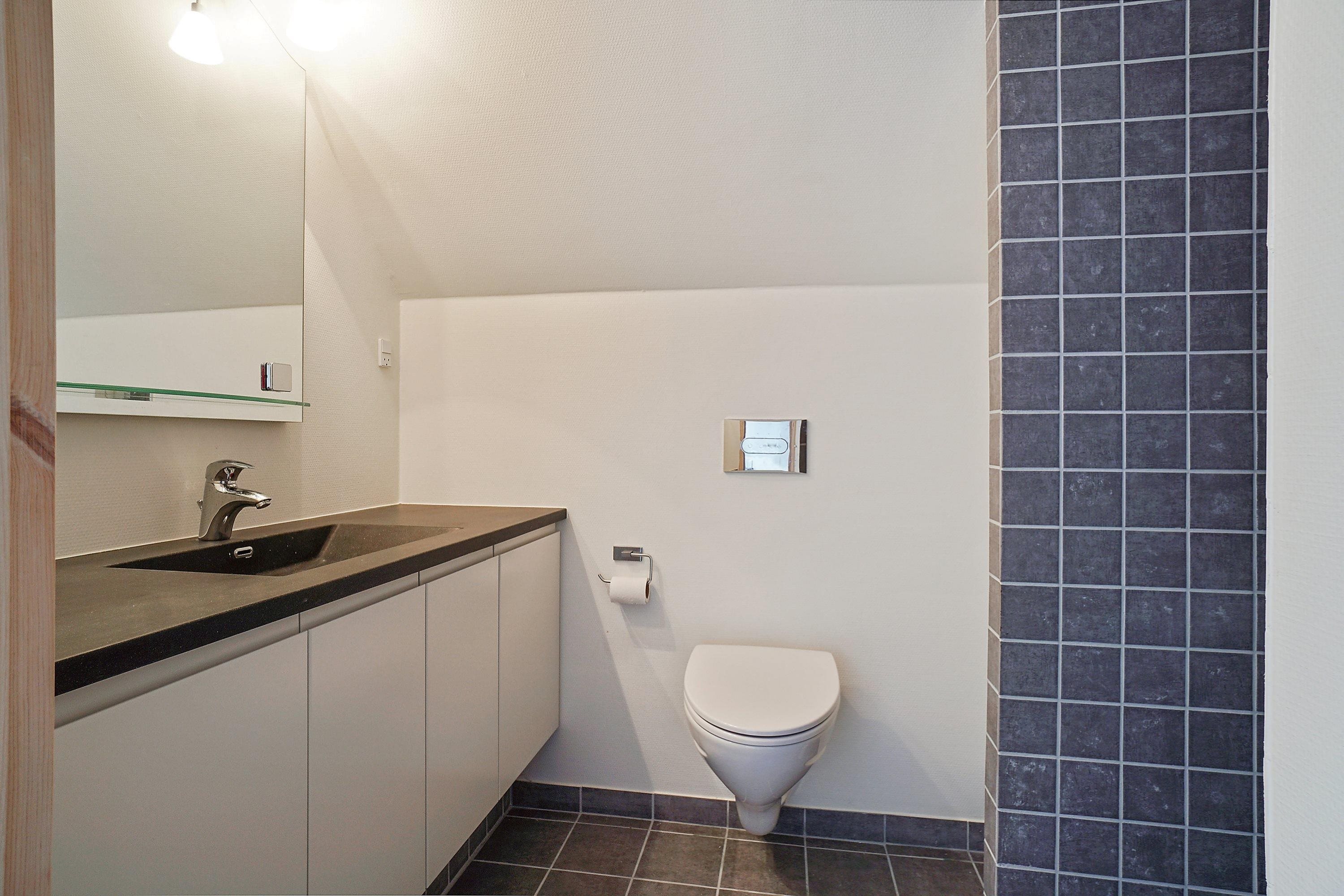 Fremhævet badeværelse billede i fuldskærmstilstand. Billede af Præstebakken 3, Sparkær, 8800 Viborg