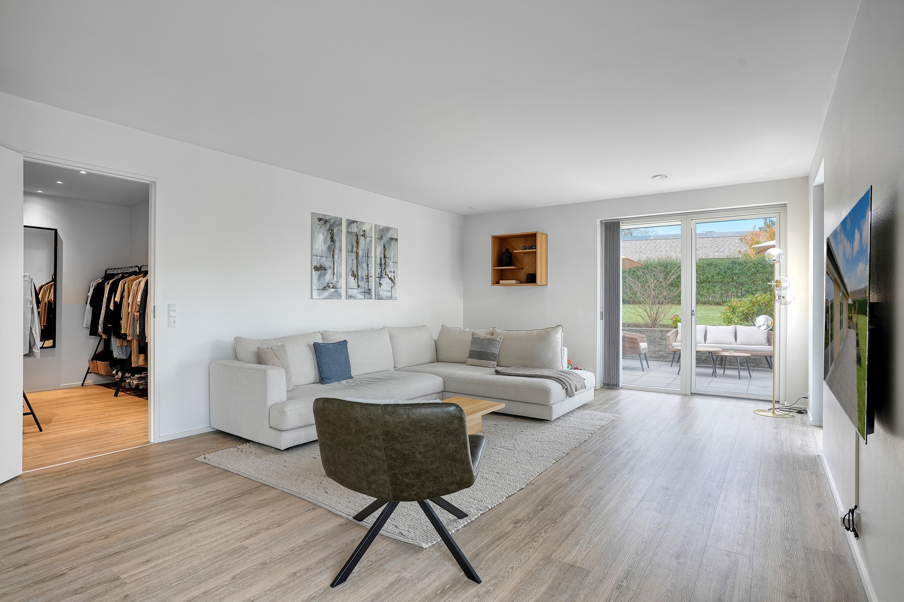 Fremhævet stue billede i fuldskærmstilstand. Billede af Fjorddraget 4, 4300 Holbæk