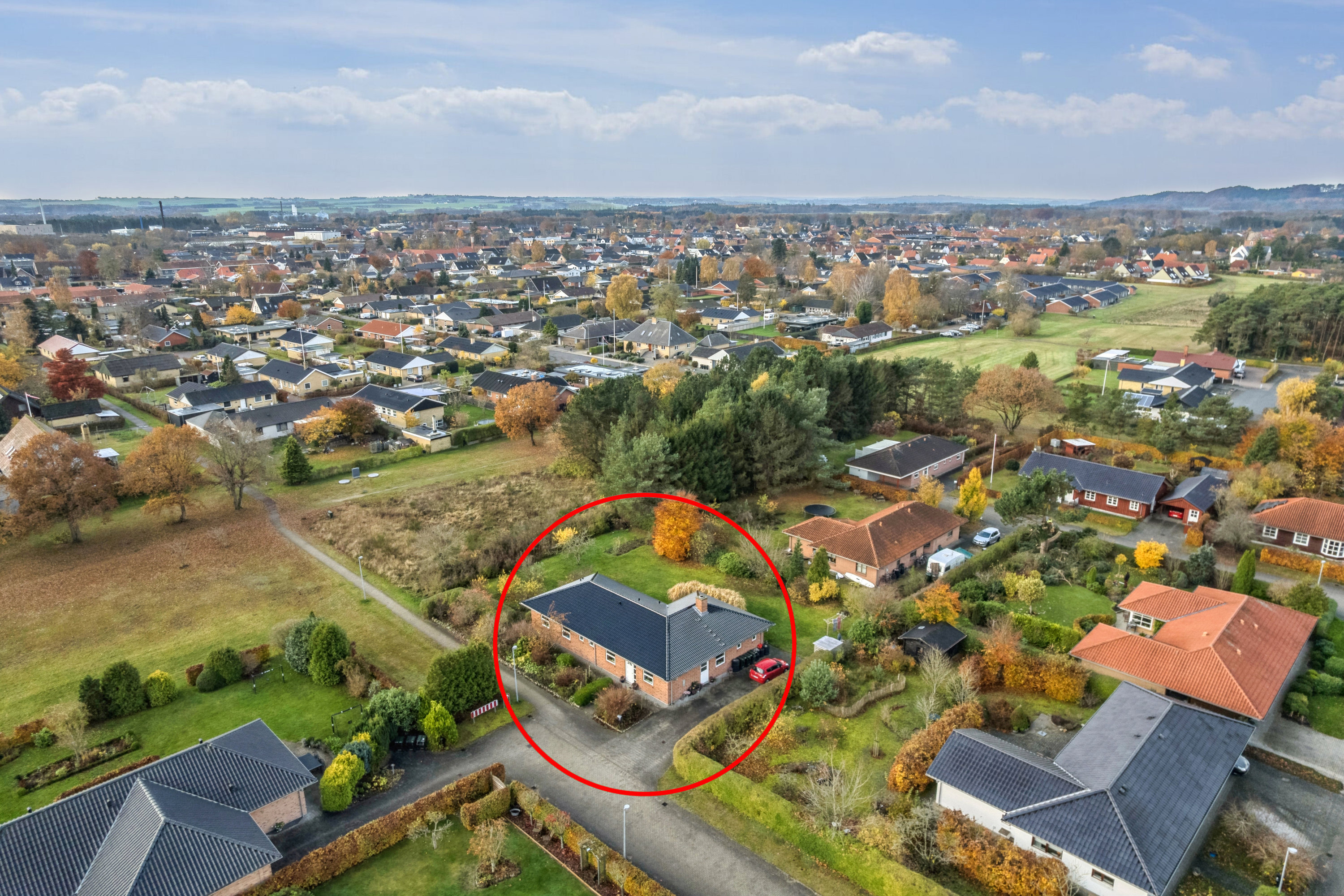 Fremhævet luftfoto billede i fuldskærmstilstand. Billede af Østervangs Alle 63, 8963 Auning