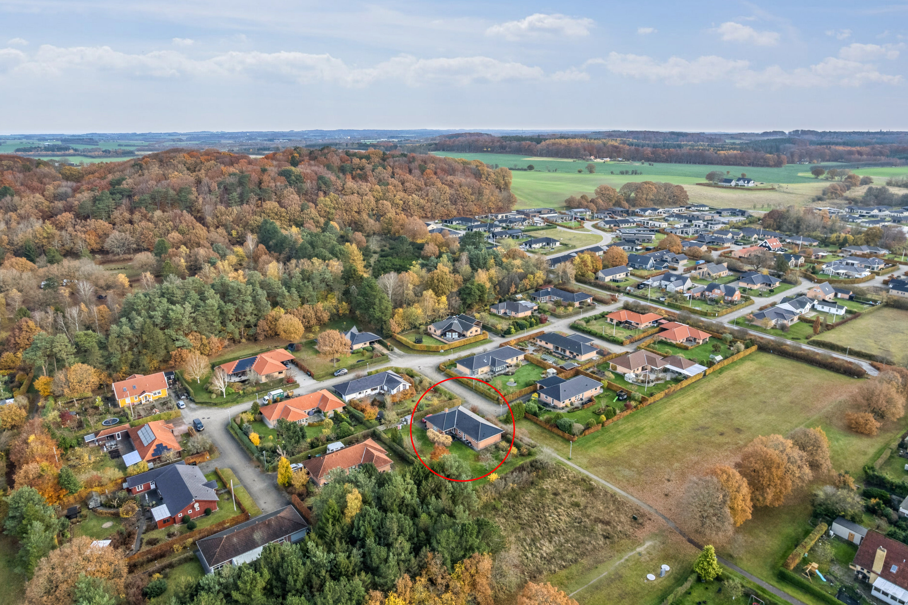 Fremhævet luftfoto billede i fuldskærmstilstand. Billede af Østervangs Alle 63, 8963 Auning
