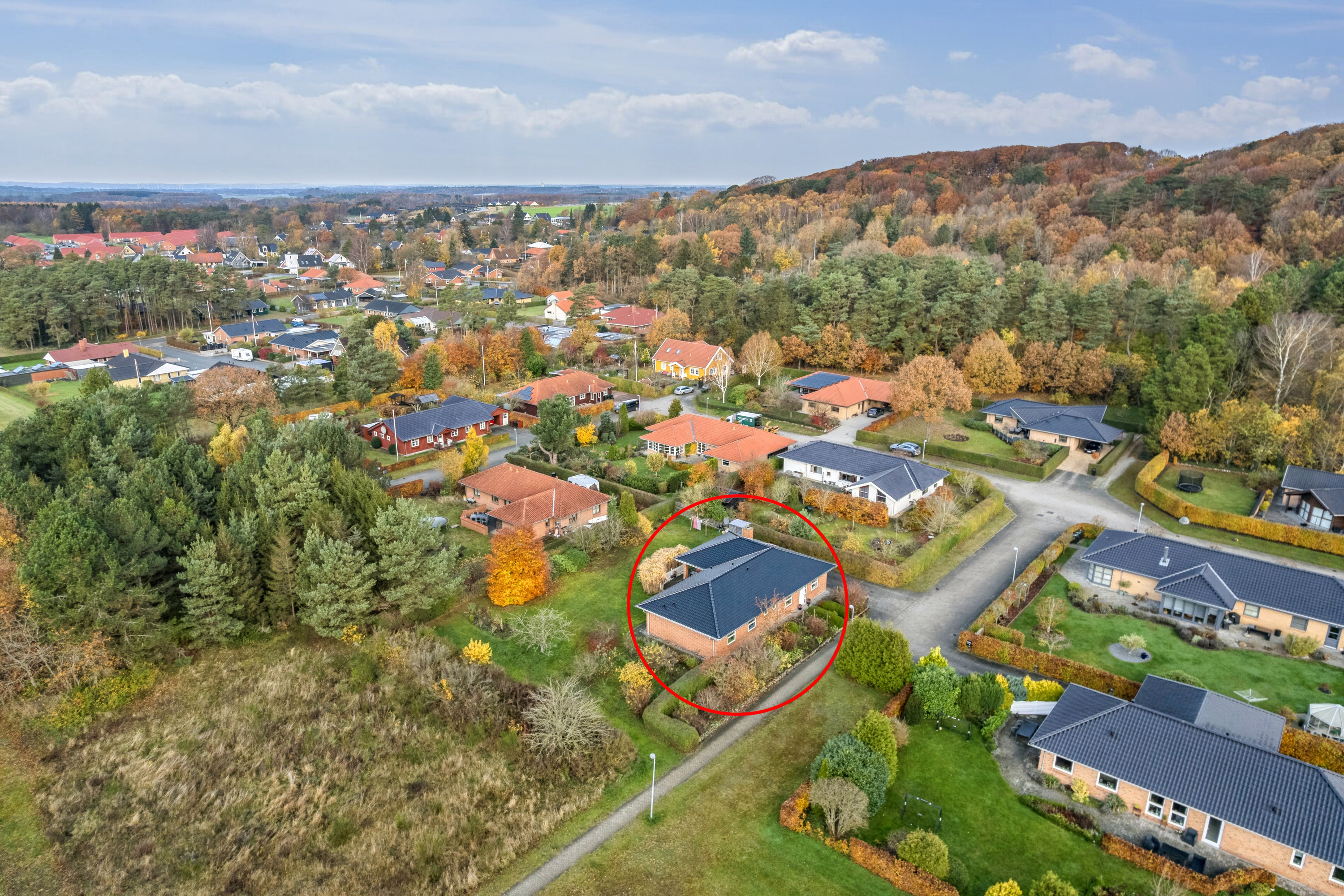 Fremhævet luftfoto billede i fuldskærmstilstand. Billede af Østervangs Alle 63, 8963 Auning