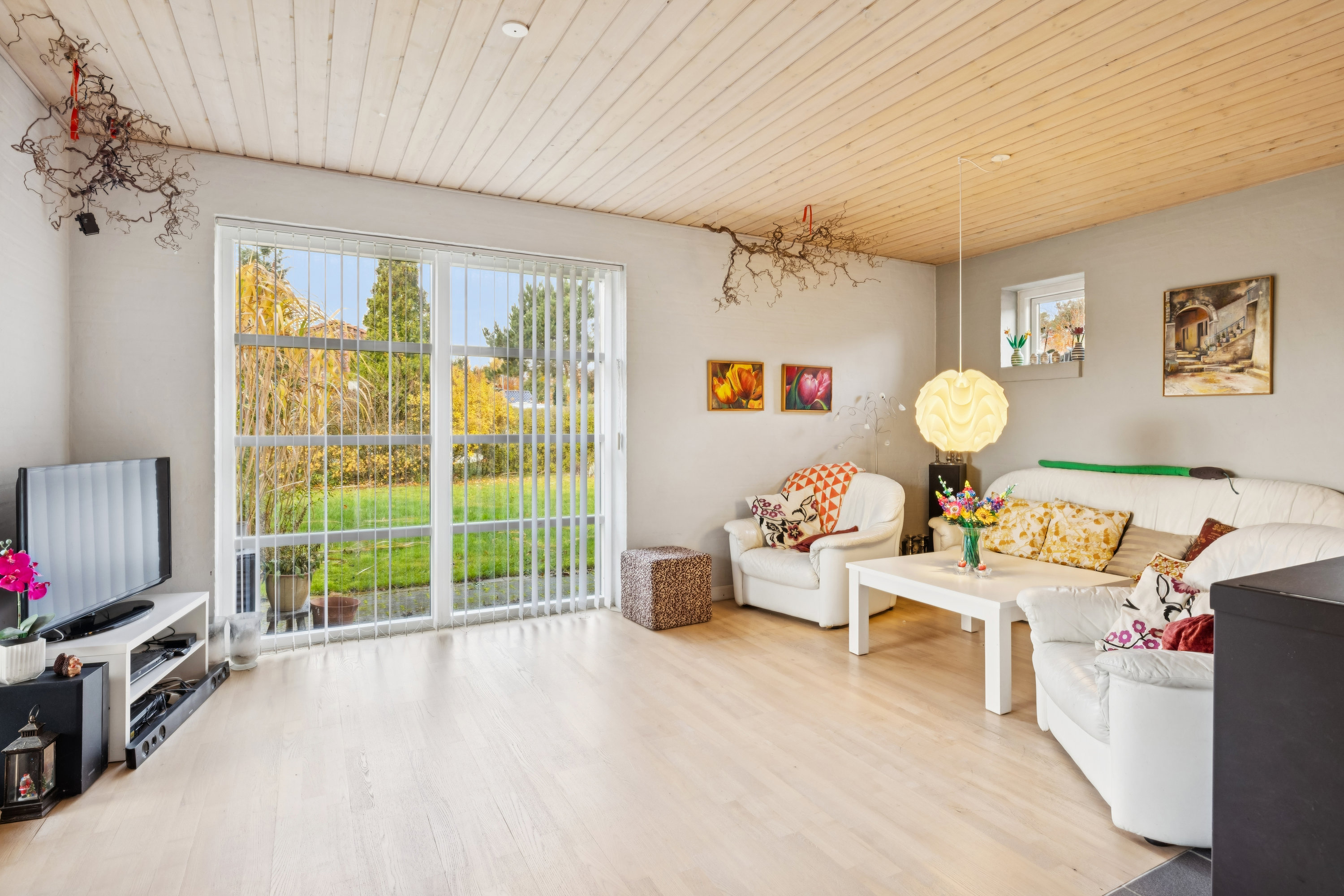 Fremhævet stue billede i fuldskærmstilstand. Billede af Østervangs Alle 63, 8963 Auning