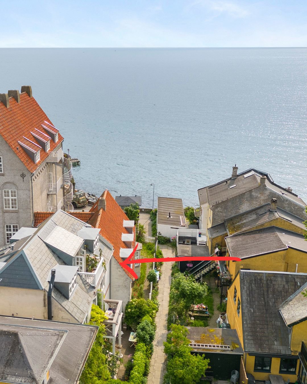 Miniaturebillede 1: . Billede af Becksvej 1, 1., 2930 Klampenborg