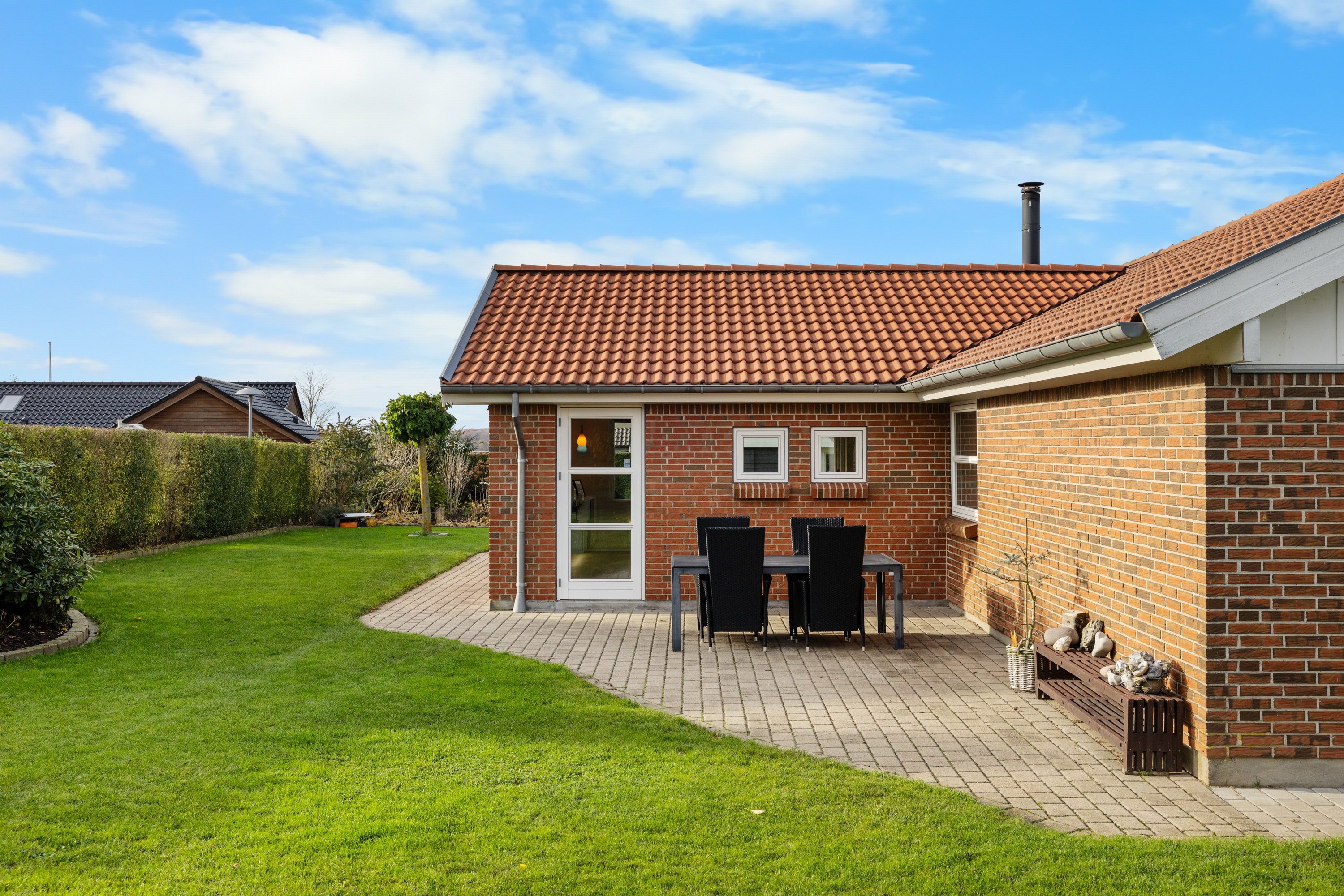 Fremhævet facade billede i fuldskærmstilstand. Billede af Stenten 45, Bøgeskov, 7000 Fredericia