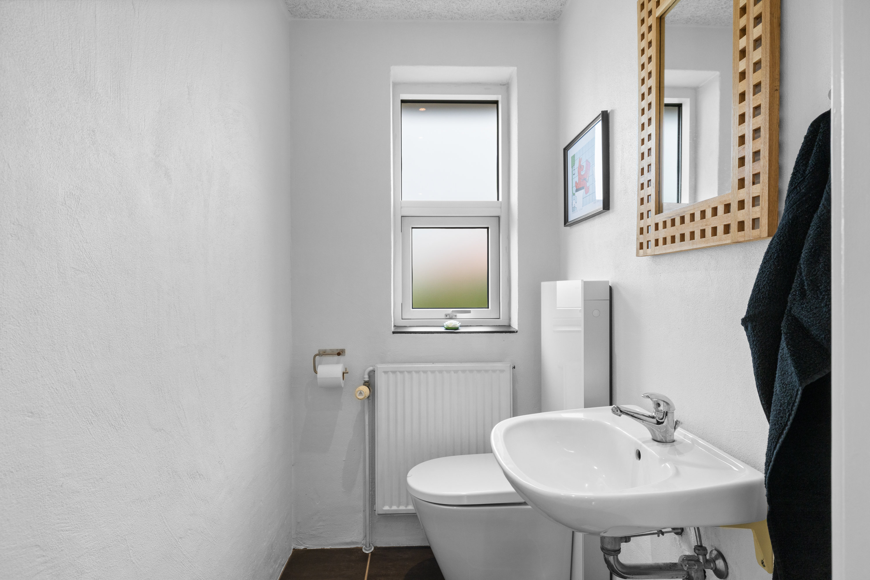 Fremhævet toilet billede i fuldskærmstilstand. Billede af Stenten 45, Bøgeskov, 7000 Fredericia