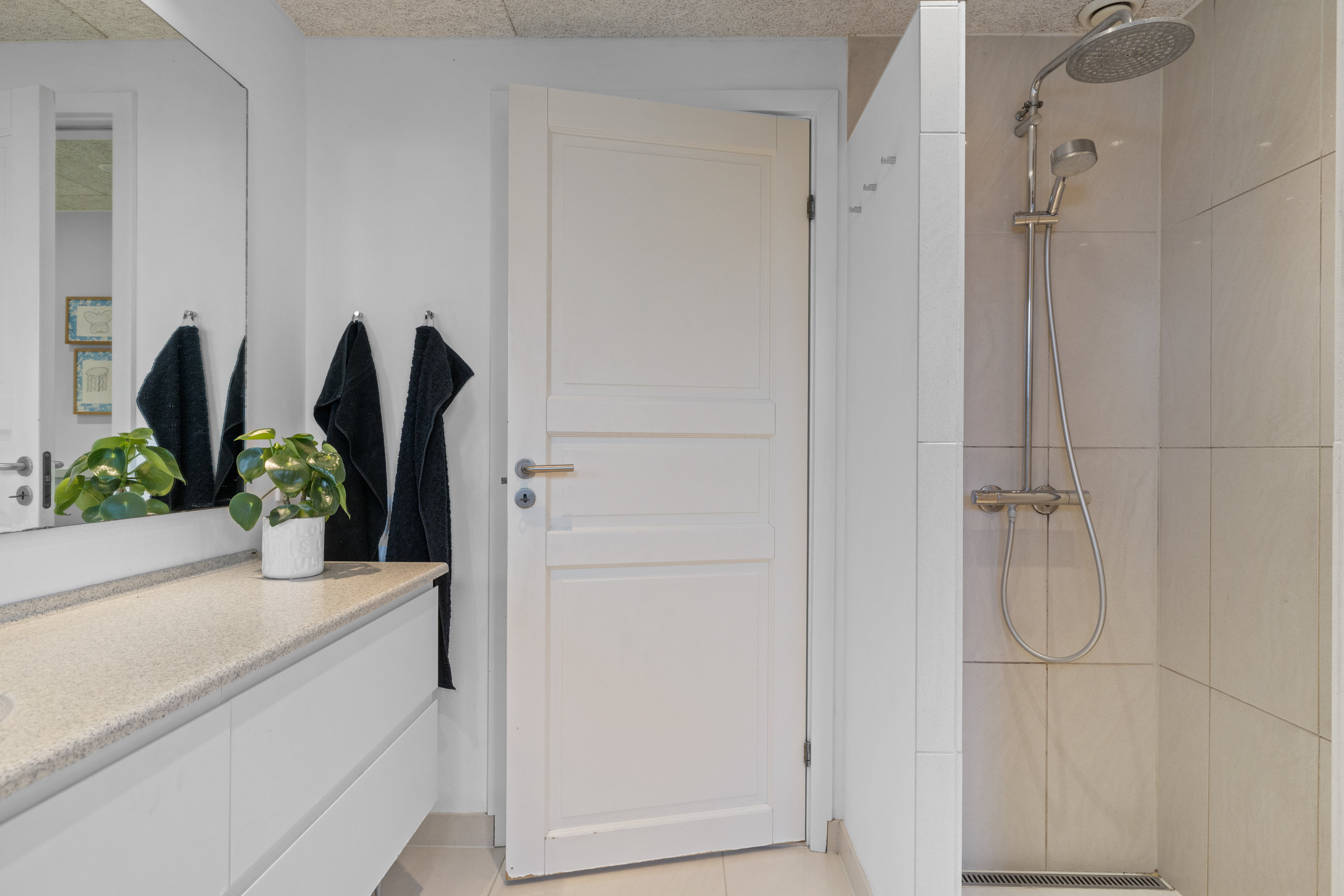 Fremhævet badeværelse billede i fuldskærmstilstand. Billede af Stenten 45, Bøgeskov, 7000 Fredericia