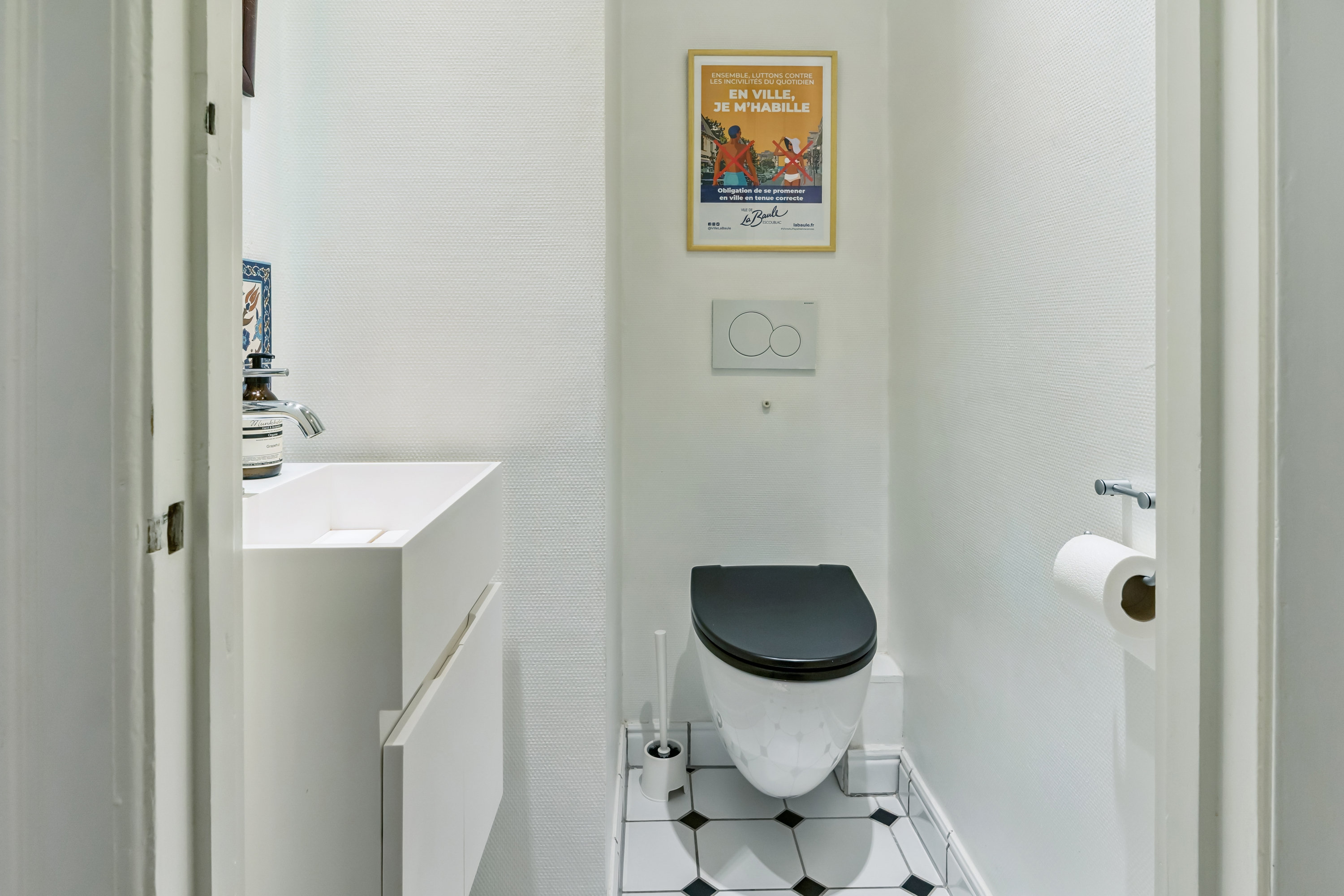 Fremhævet badeværelse billede i fuldskærmstilstand. Billede af Rosenvængets Sideallé 3, 3. th., 2100 København Ø