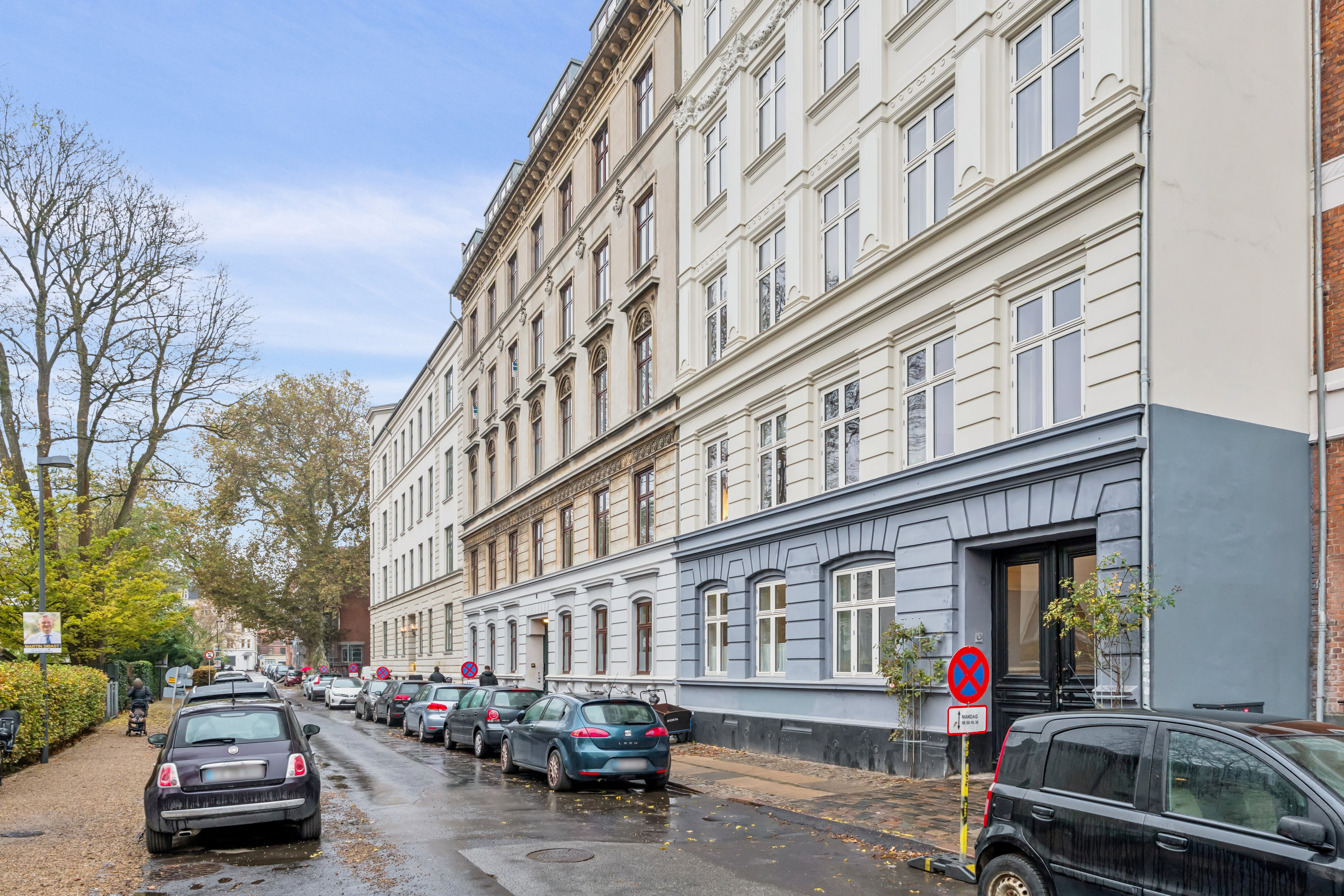 Fremhævet andet billede i fuldskærmstilstand. Billede af Rosenvængets Sideallé 3, 3. th., 2100 København Ø