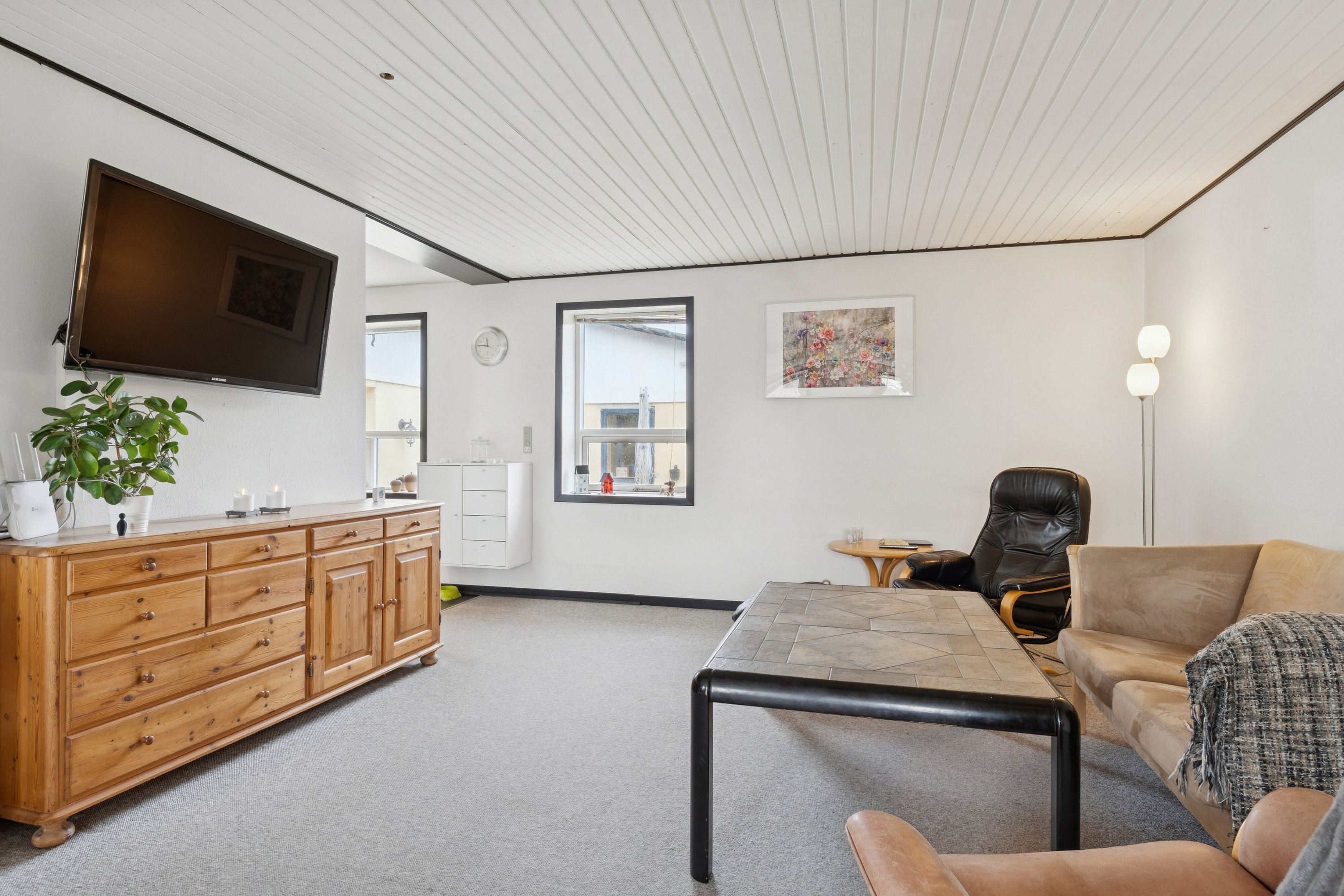 Fremhævet stue billede i fuldskærmstilstand. Billede af Skallerupvej 462, Sønderlev, 9800 Hjørring