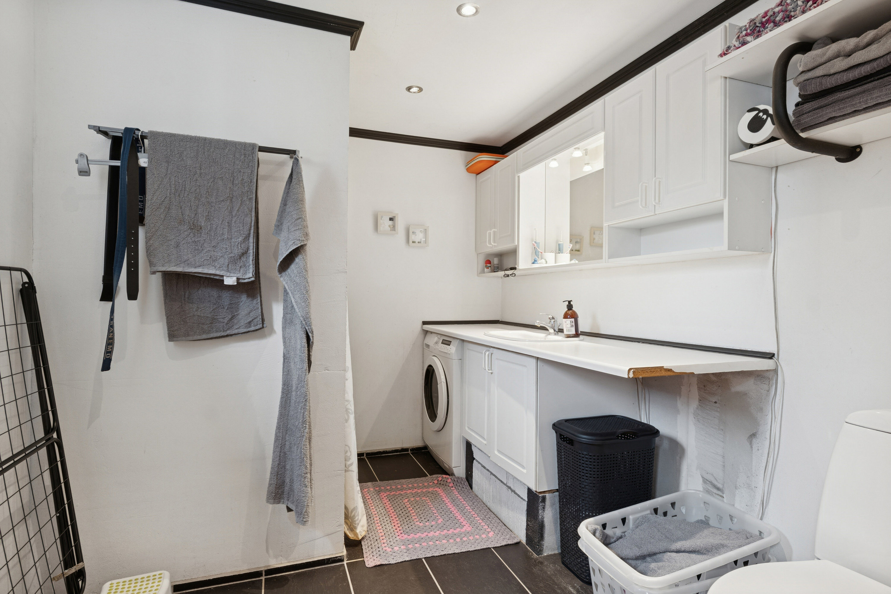 Fremhævet badeværelse billede i fuldskærmstilstand. Billede af Skallerupvej 462, Sønderlev, 9800 Hjørring