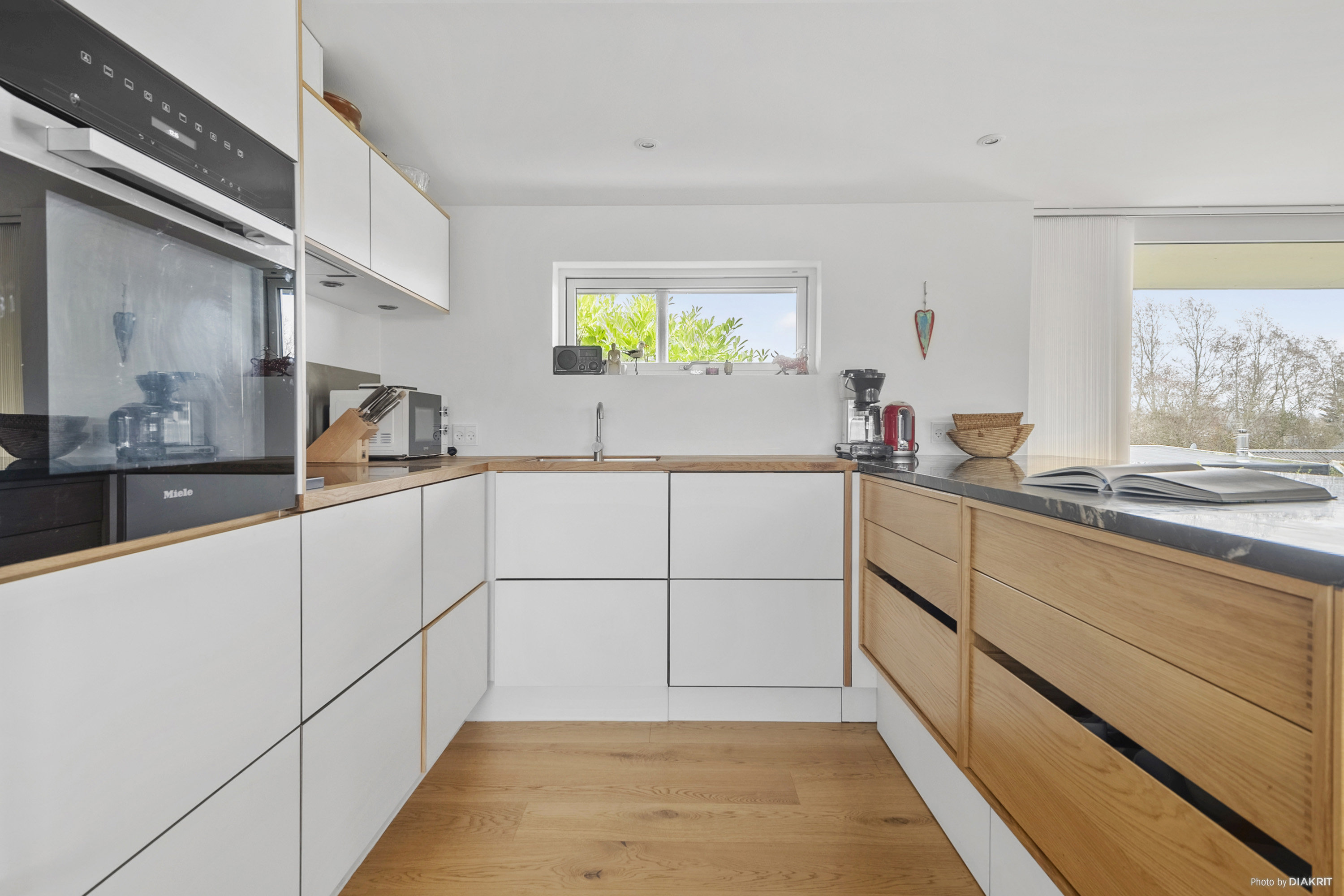 Fremhævet køkken billede i fuldskærmstilstand. Billede af Hulager 9, Saksild Str, 8300 Odder