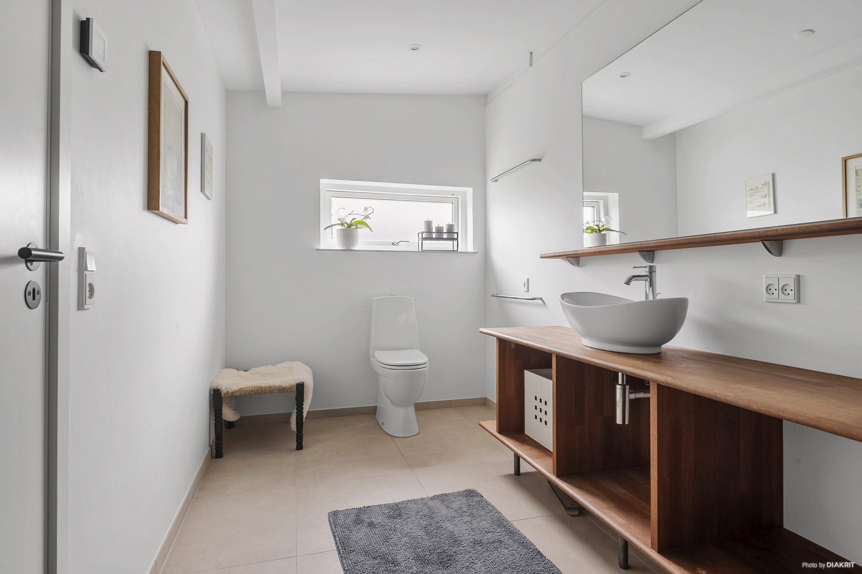 Fremhævet toilet billede i fuldskærmstilstand. Billede af Hulager 9, Saksild Str, 8300 Odder