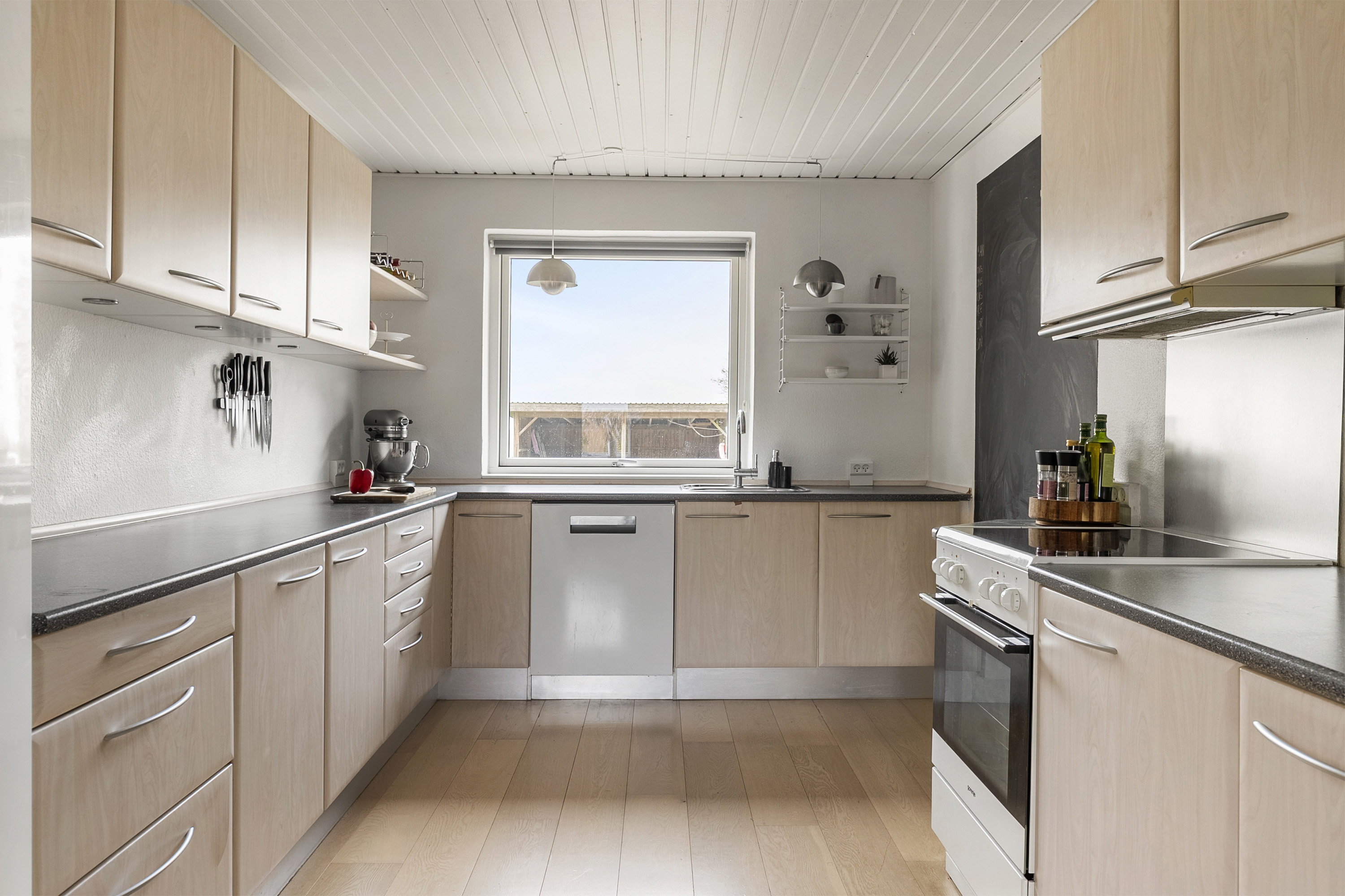 Fremhævet køkken billede i fuldskærmstilstand. Billede af Kannevej 9, Kanne, 8355 Solbjerg