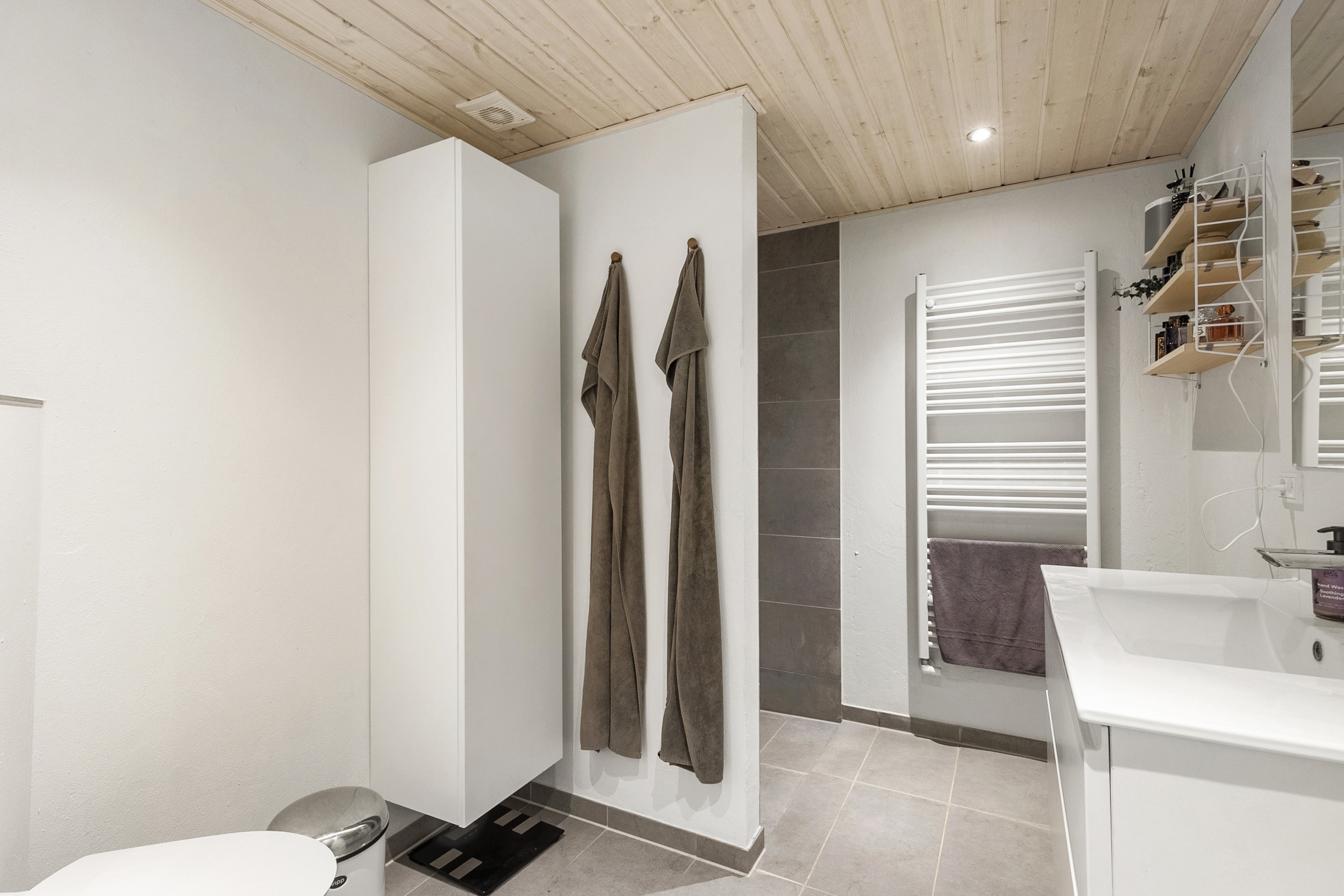 Fremhævet badeværelse billede i fuldskærmstilstand. Billede af Kannevej 9, Kanne, 8355 Solbjerg