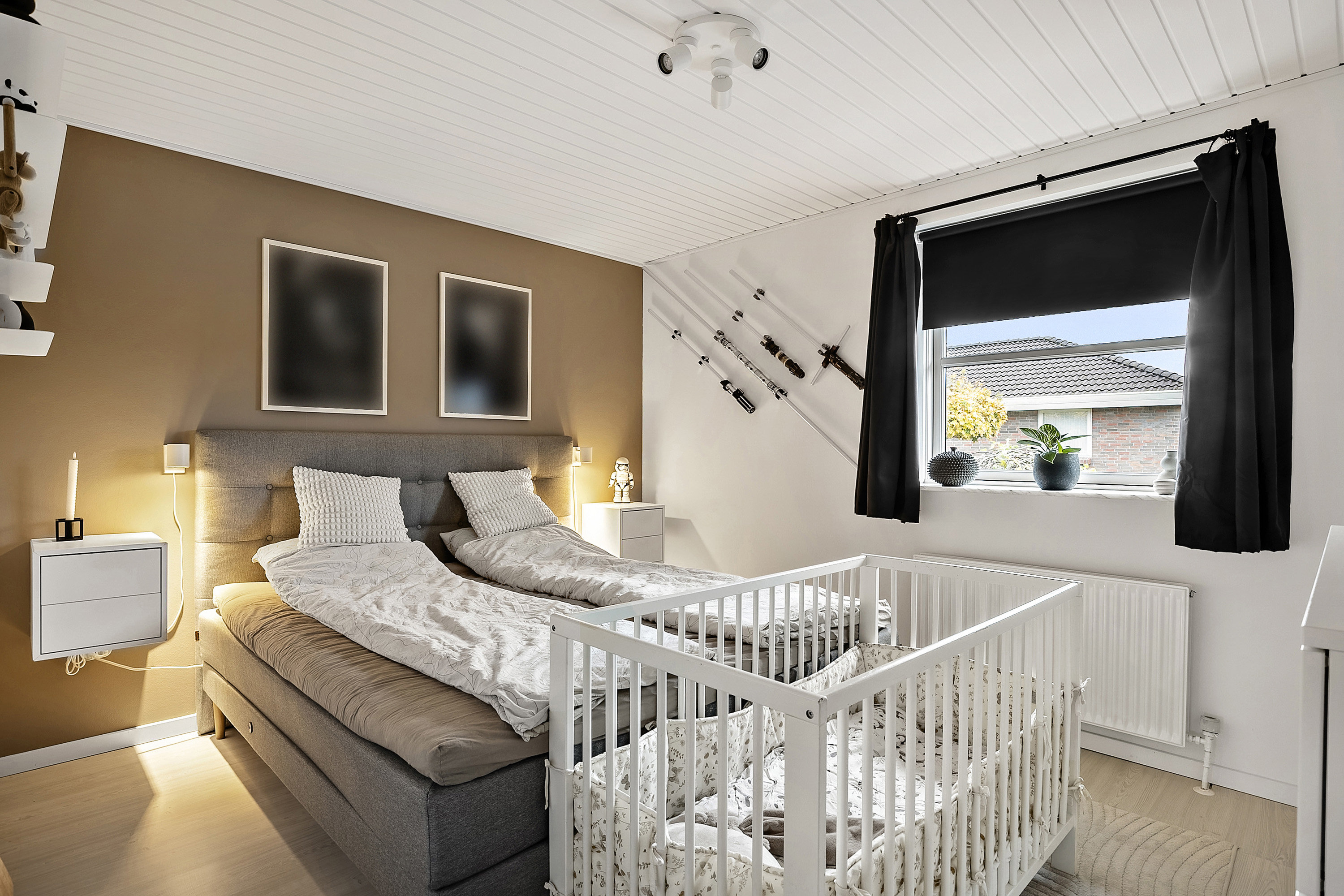 Fremhævet soveværelse billede i fuldskærmstilstand. Billede af Brolandvej 99, Agedrup, 5320 Agedrup