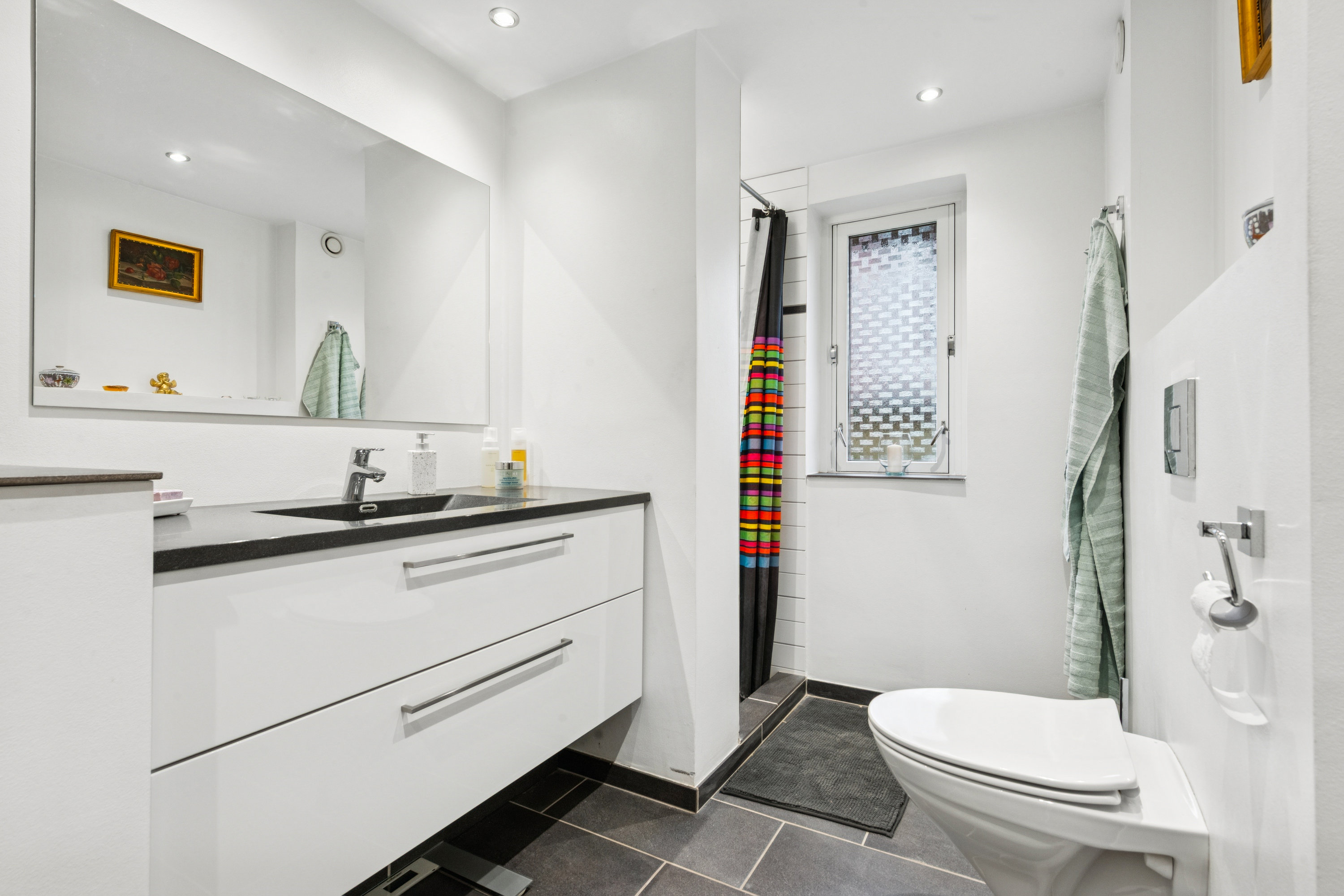 Fremhævet badeværelse billede i fuldskærmstilstand. Billede af Bregentvedvej 9, 2665 Vallensbæk Strand