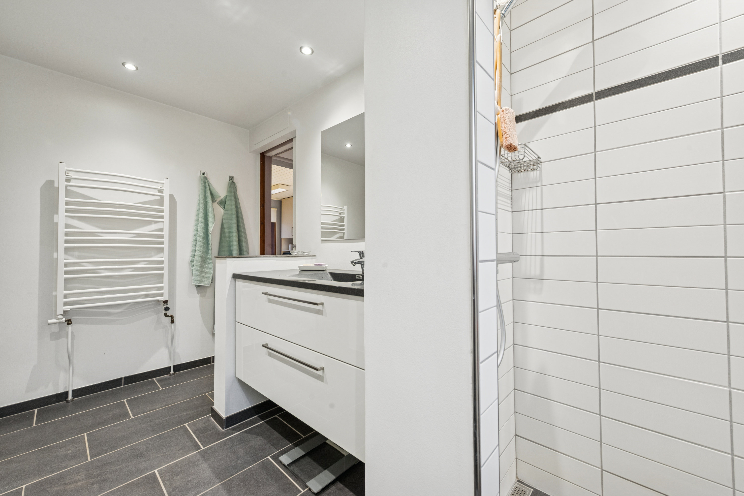 Fremhævet badeværelse billede i fuldskærmstilstand. Billede af Bregentvedvej 9, 2665 Vallensbæk Strand