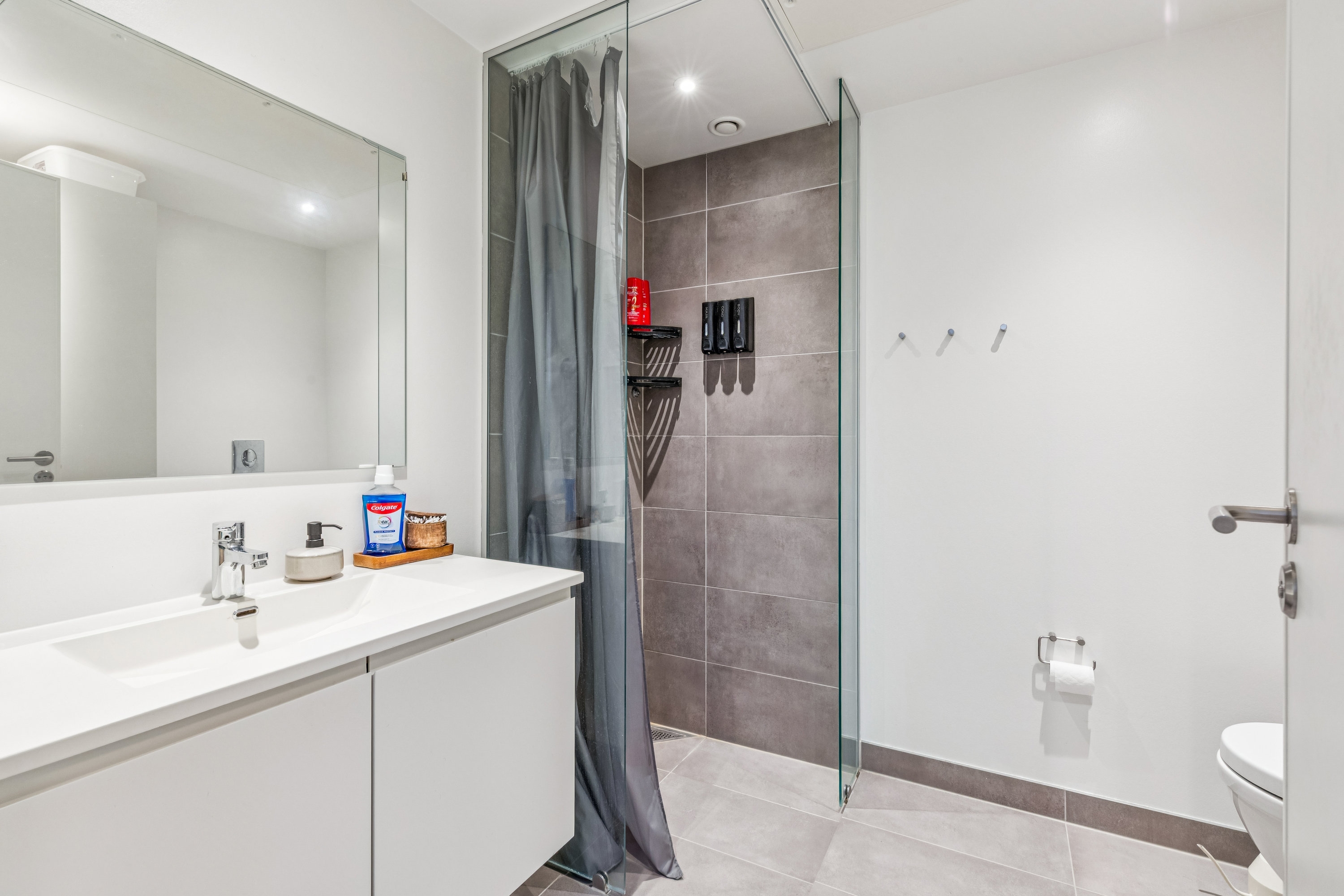 Fremhævet badeværelse billede i fuldskærmstilstand. Billede af Skjeberg Alle 240, Høje Taastrup, 2630 Taastrup