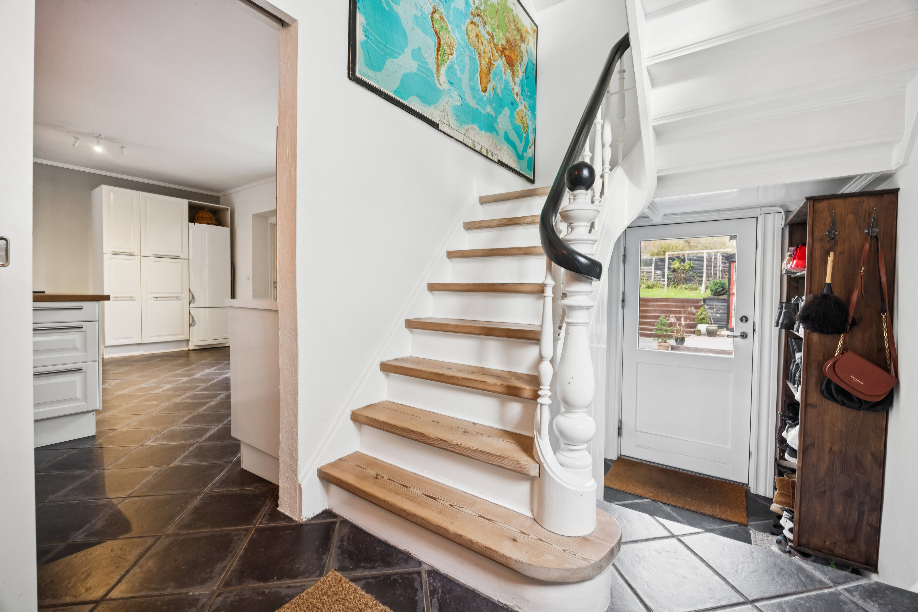 Fremhævet gang billede i fuldskærmstilstand. Billede af Bondropsgade 30, 9400 Nørresundby