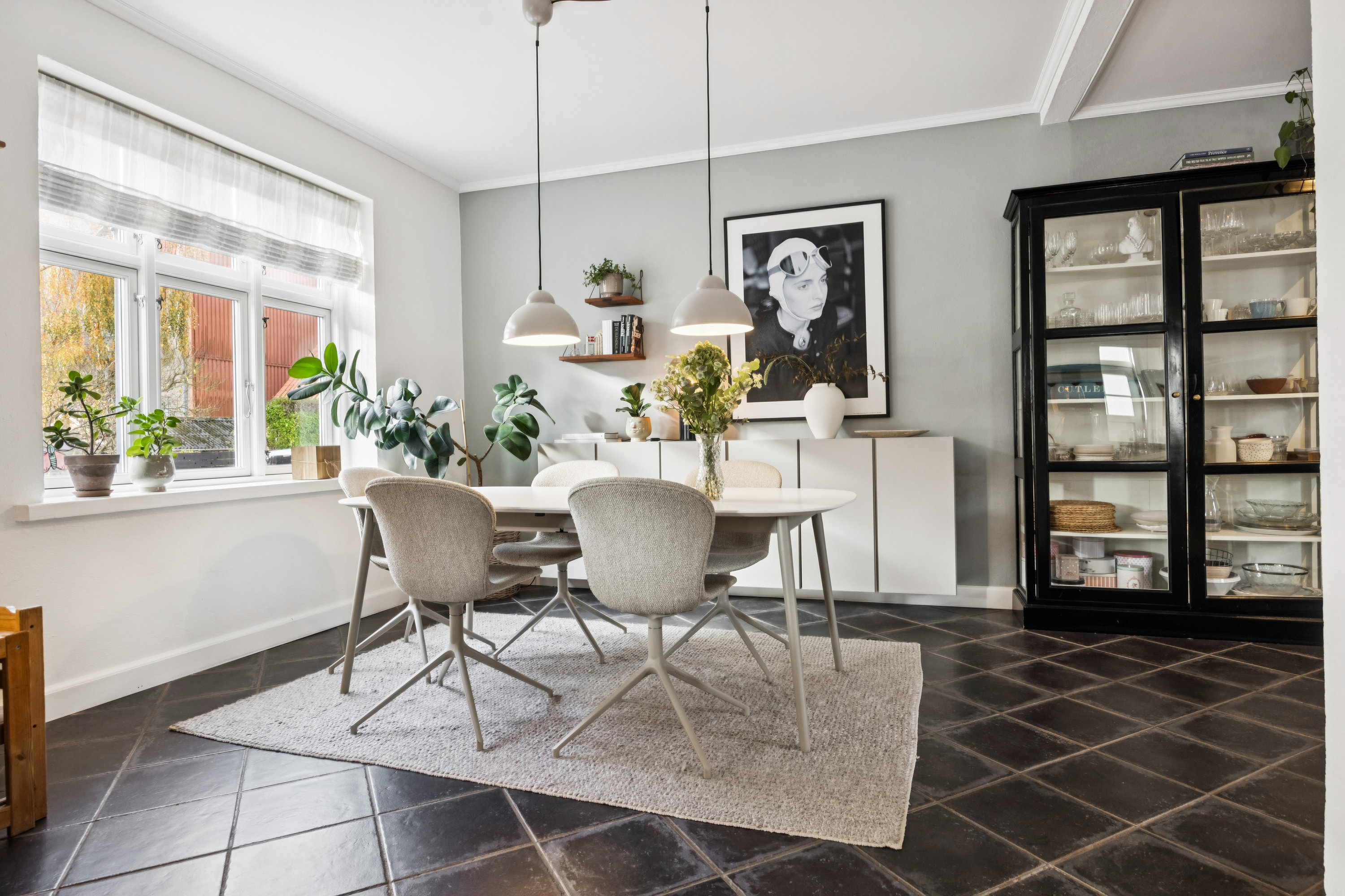 Fremhævet stue billede i fuldskærmstilstand. Billede af Bondropsgade 30, 9400 Nørresundby