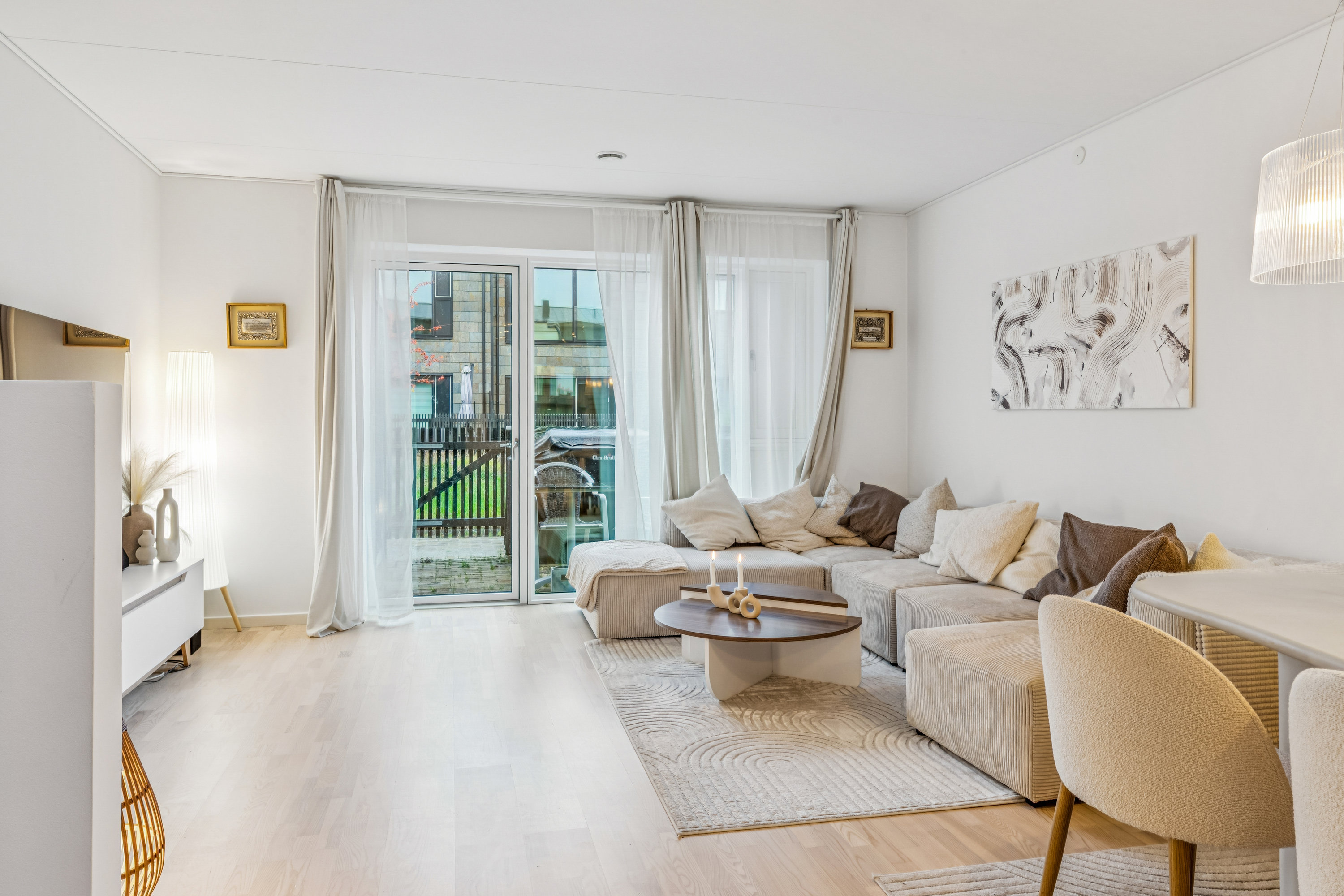 Fremhævet stue billede i fuldskærmstilstand. Billede af Skjeberg Alle 240, Høje Taastrup, 2630 Taastrup