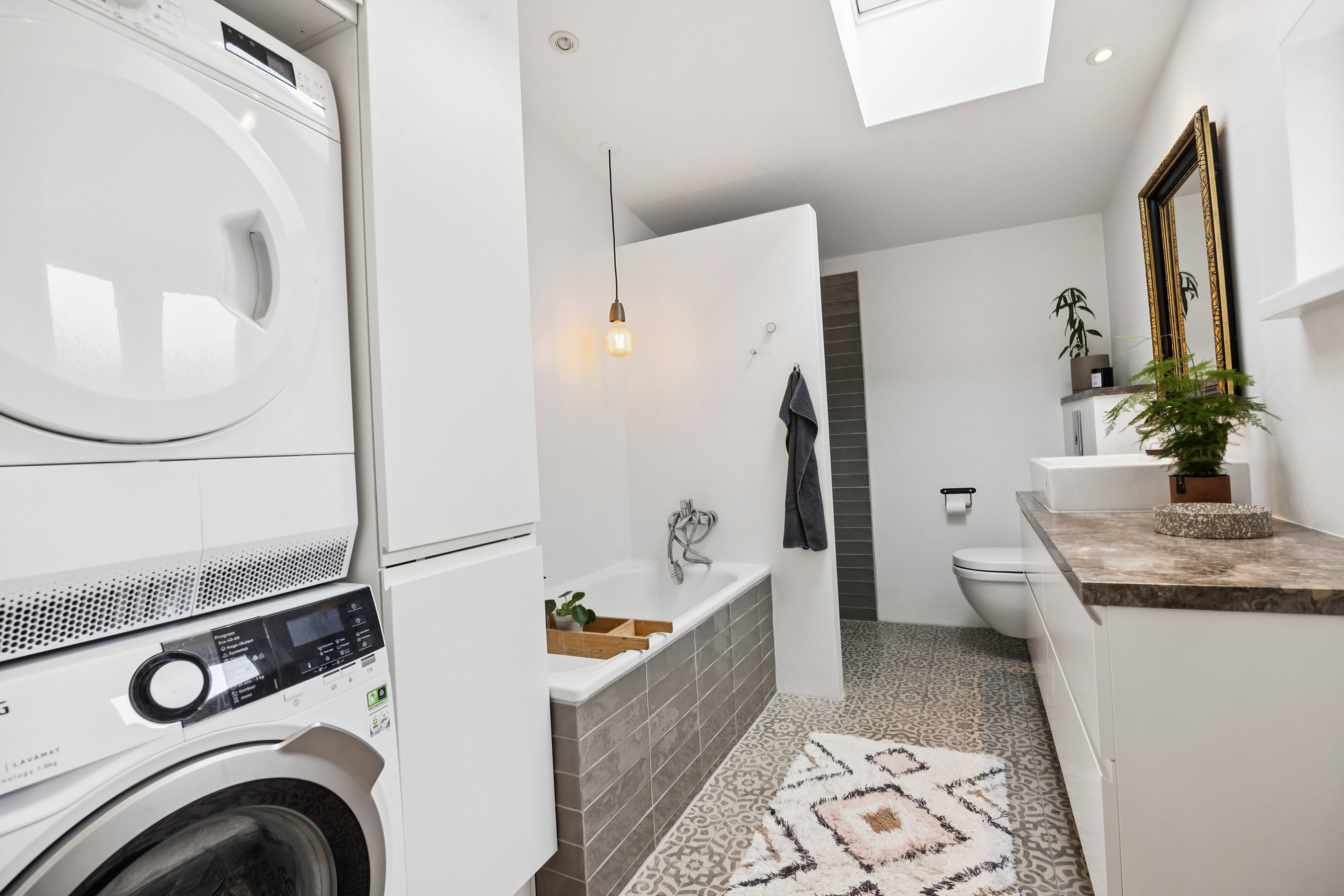 Fremhævet badeværelse billede i fuldskærmstilstand. Billede af Bondropsgade 30, 9400 Nørresundby