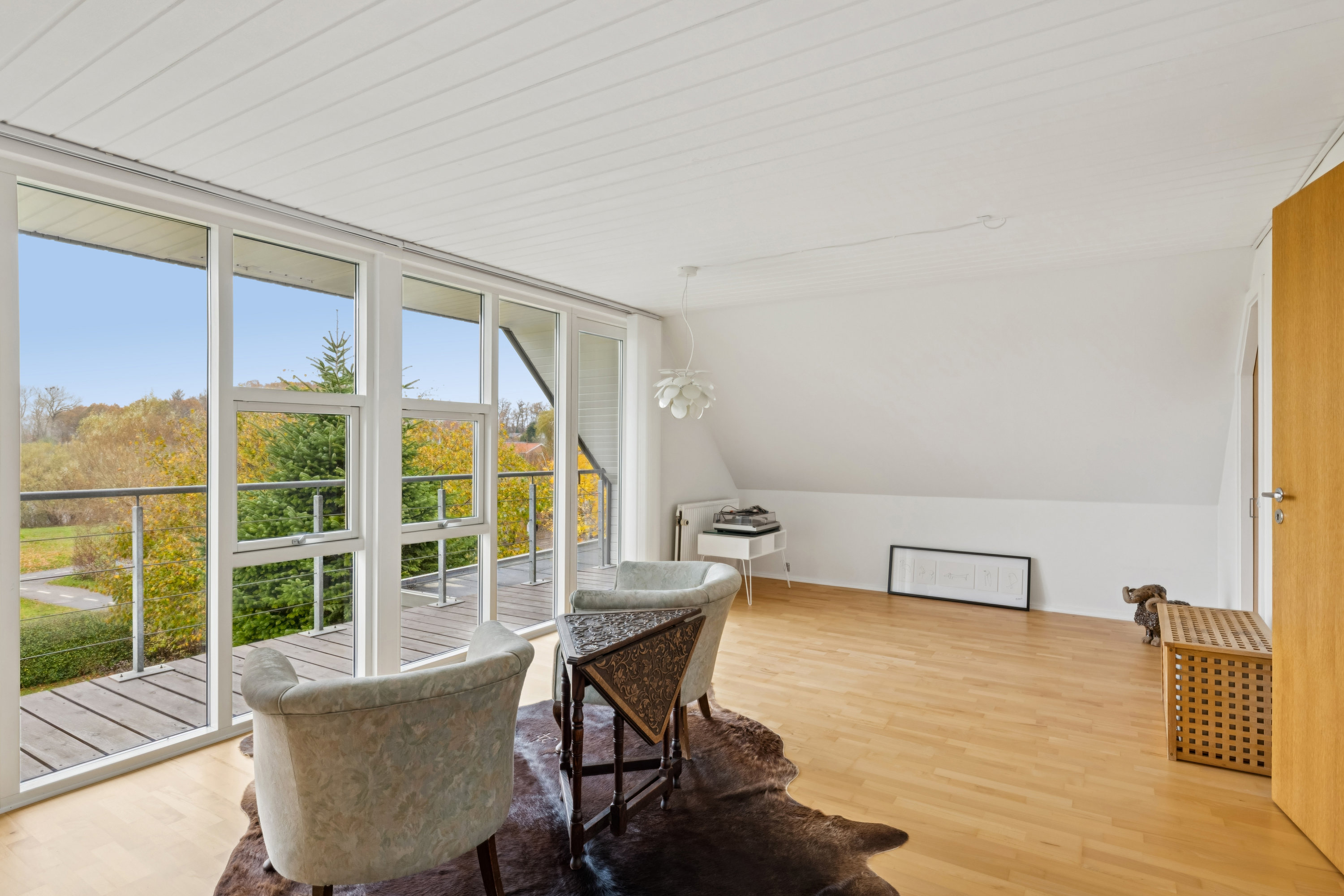 Fremhævet stue billede i fuldskærmstilstand. Billede af Anemonevej 14, 8410 Rønde