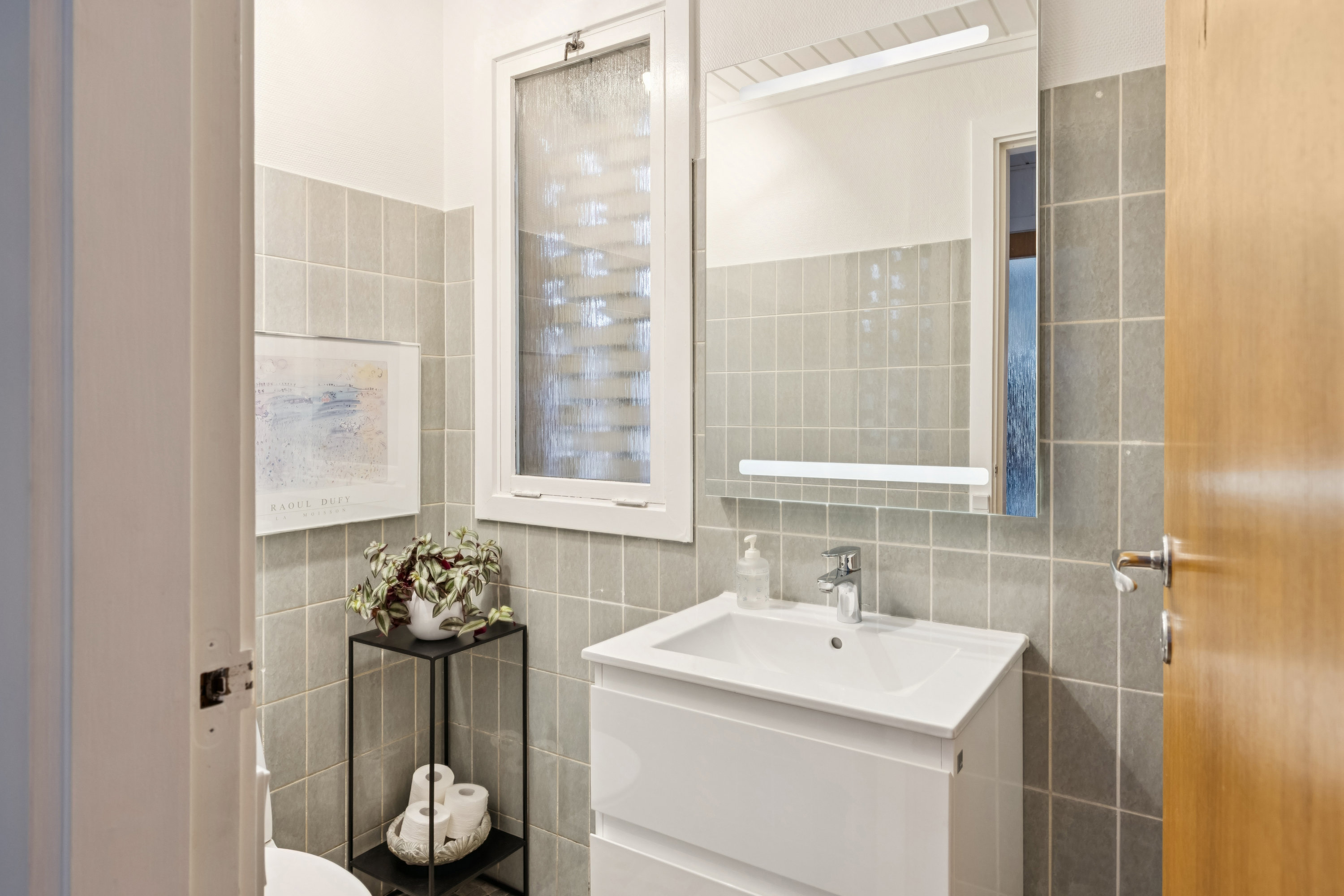 Fremhævet badeværelse billede i fuldskærmstilstand. Billede af Anemonevej 14, 8410 Rønde