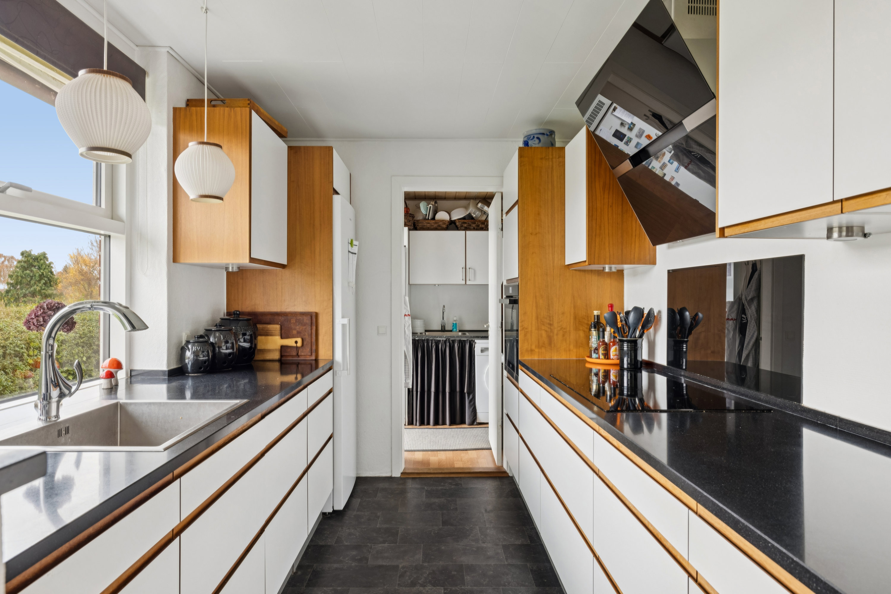 Fremhævet køkken billede i fuldskærmstilstand. Billede af Grenåvej 26, Bjødstrup, 8410 Rønde