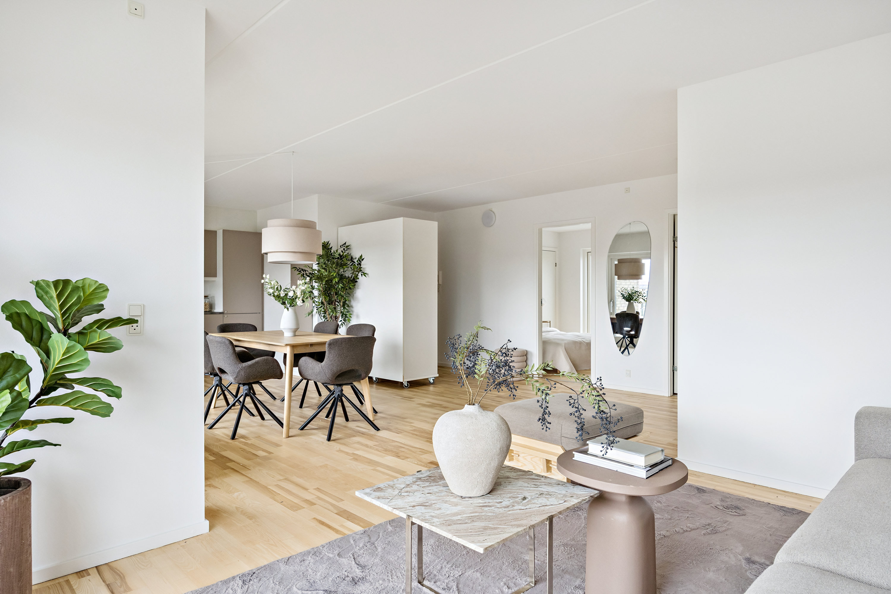 Fremhævet stue billede i fuldskærmstilstand. Billede af Dirch Passers Allé 7, 3. tv., 2000 Frederiksberg