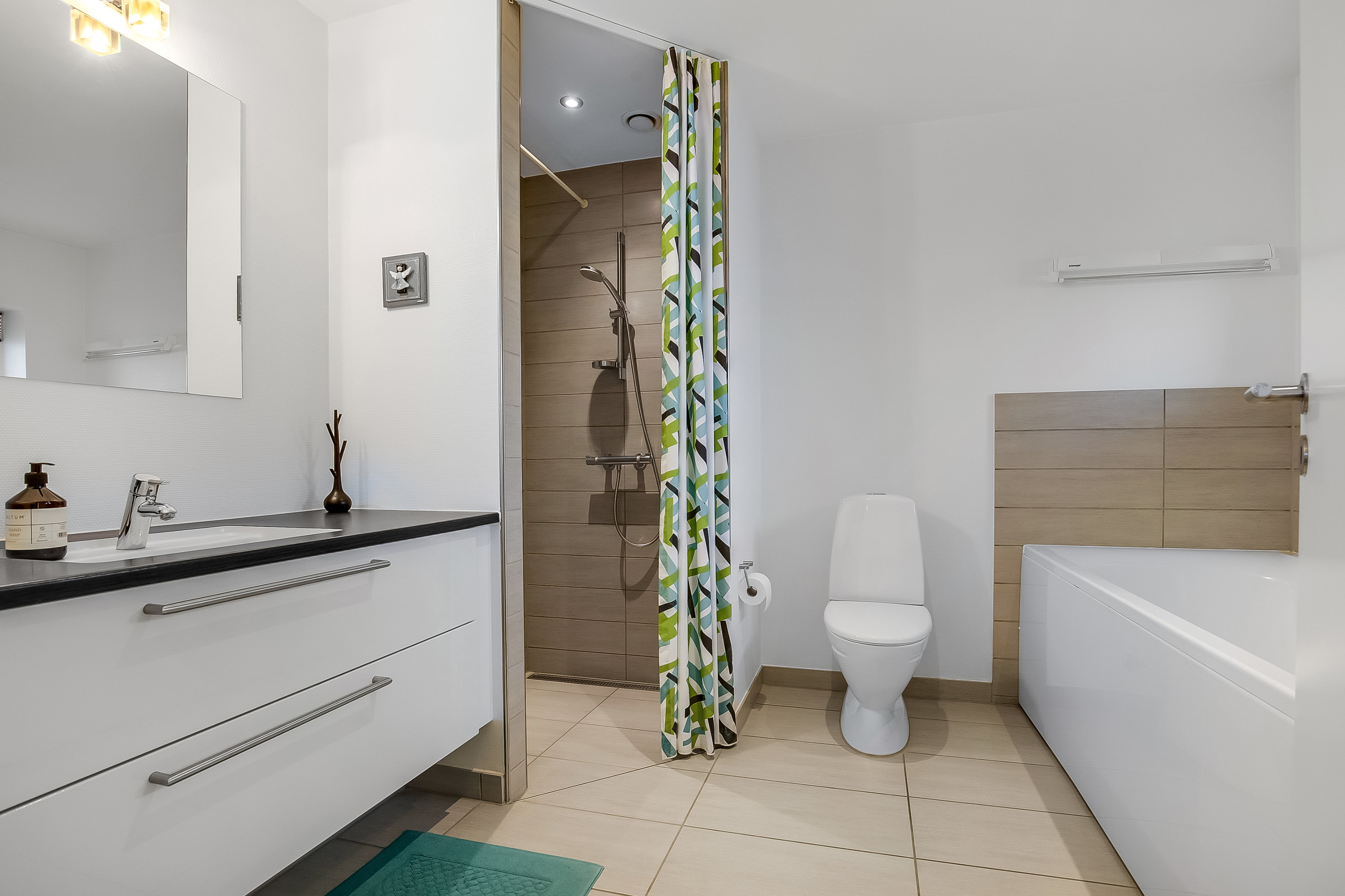 Fremhævet badeværelse billede i fuldskærmstilstand. Billede af Tirsbæk Søvej 43, Bredballe, 7120 Vejle Øst