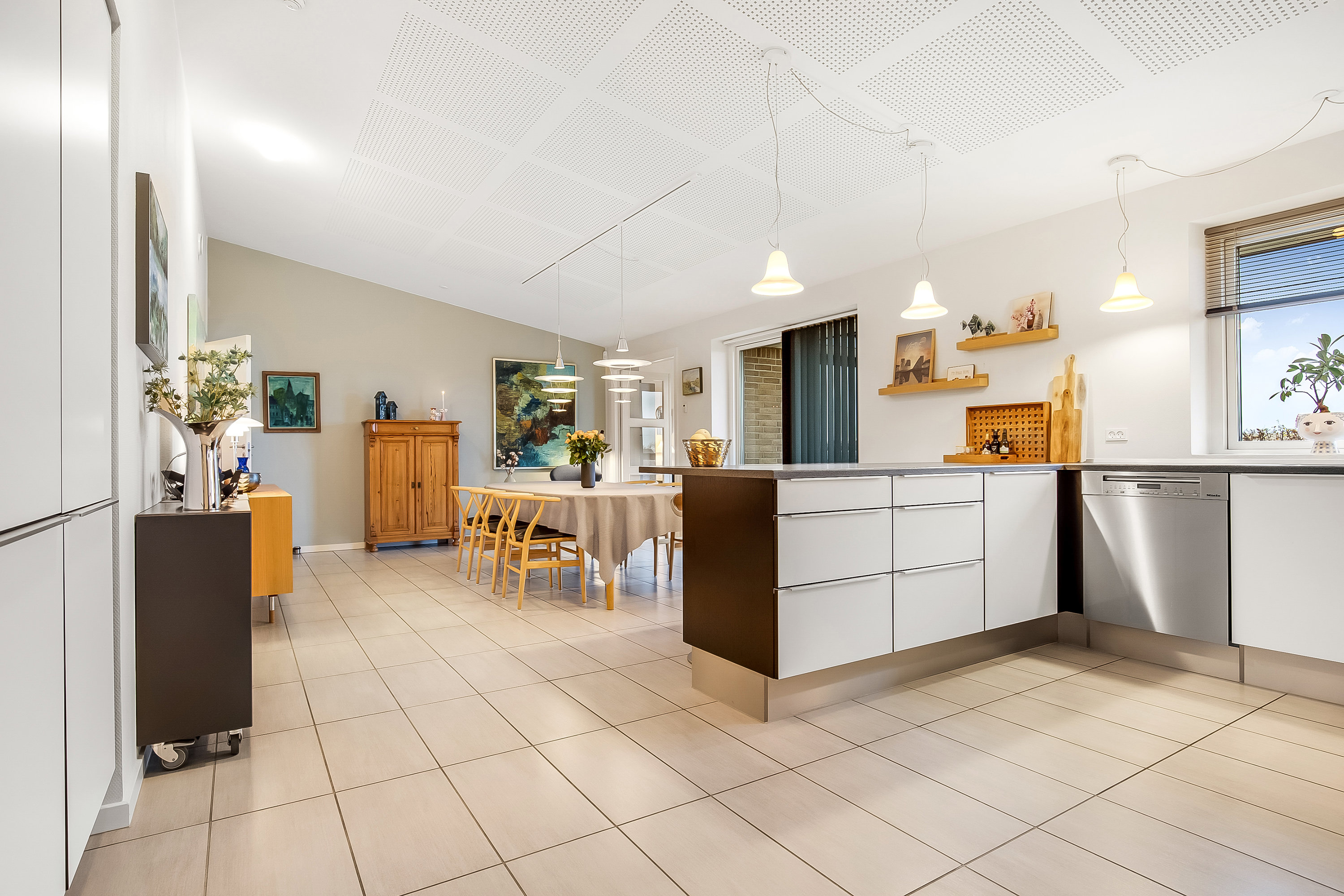 Fremhævet køkken billede i fuldskærmstilstand. Billede af Tirsbæk Søvej 43, Bredballe, 7120 Vejle Øst