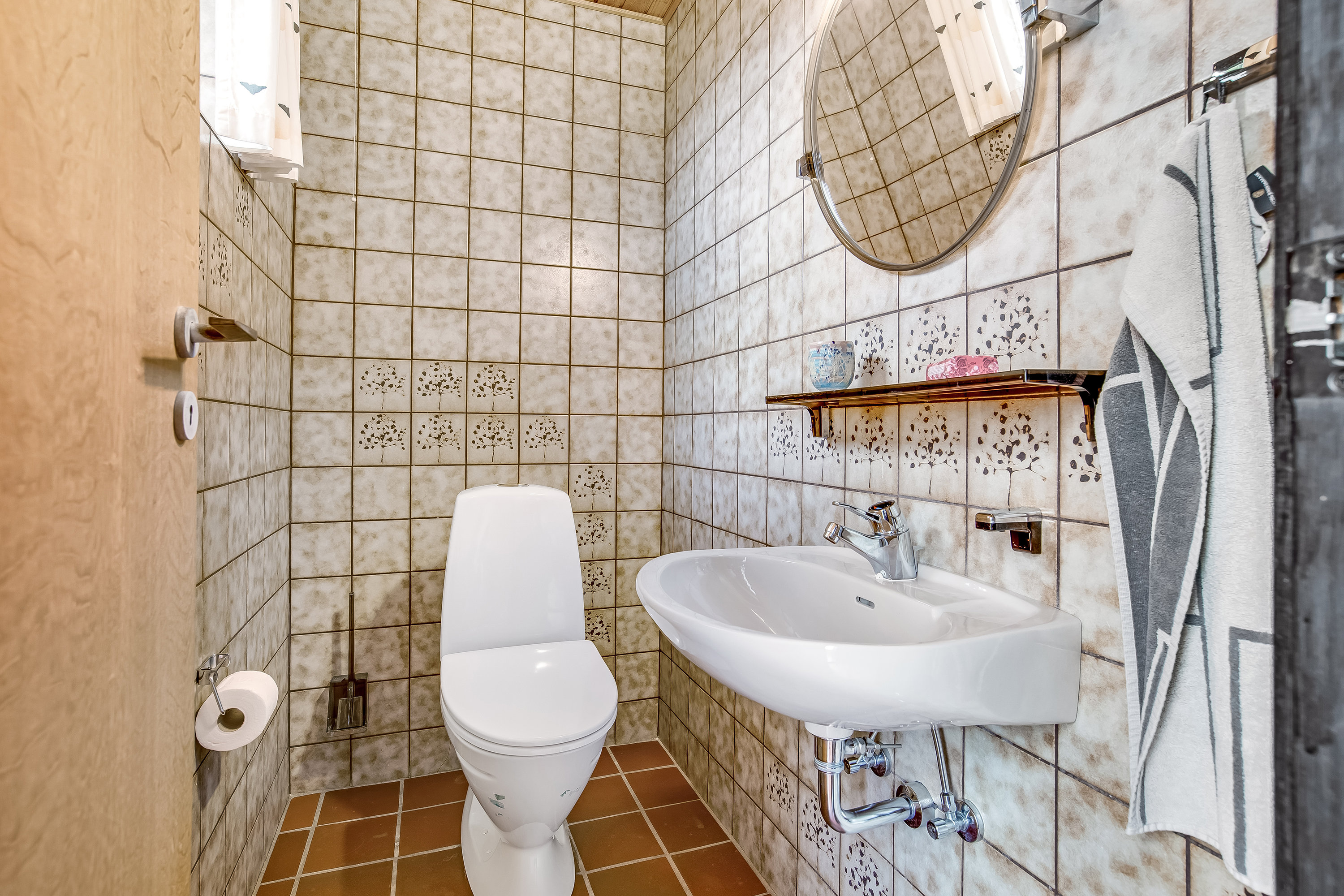 Fremhævet toilet billede i fuldskærmstilstand. Billede af Torsvej 17, Nørlem, 7620 Lemvig