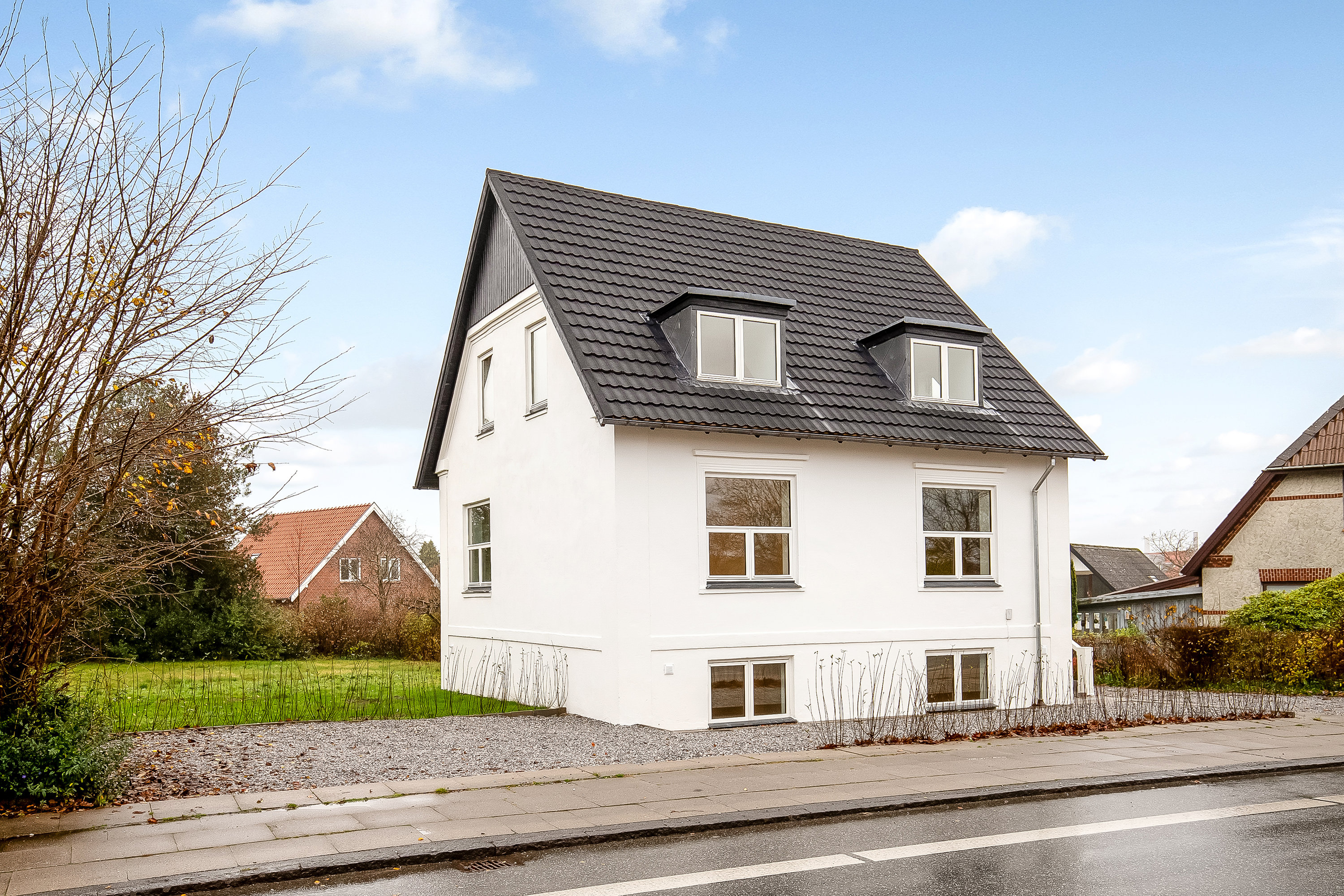 Fremhævet ejendommen billede i fuldskærmstilstand. Billede af Koldingvej 174, Søndermarken, 7100 Vejle