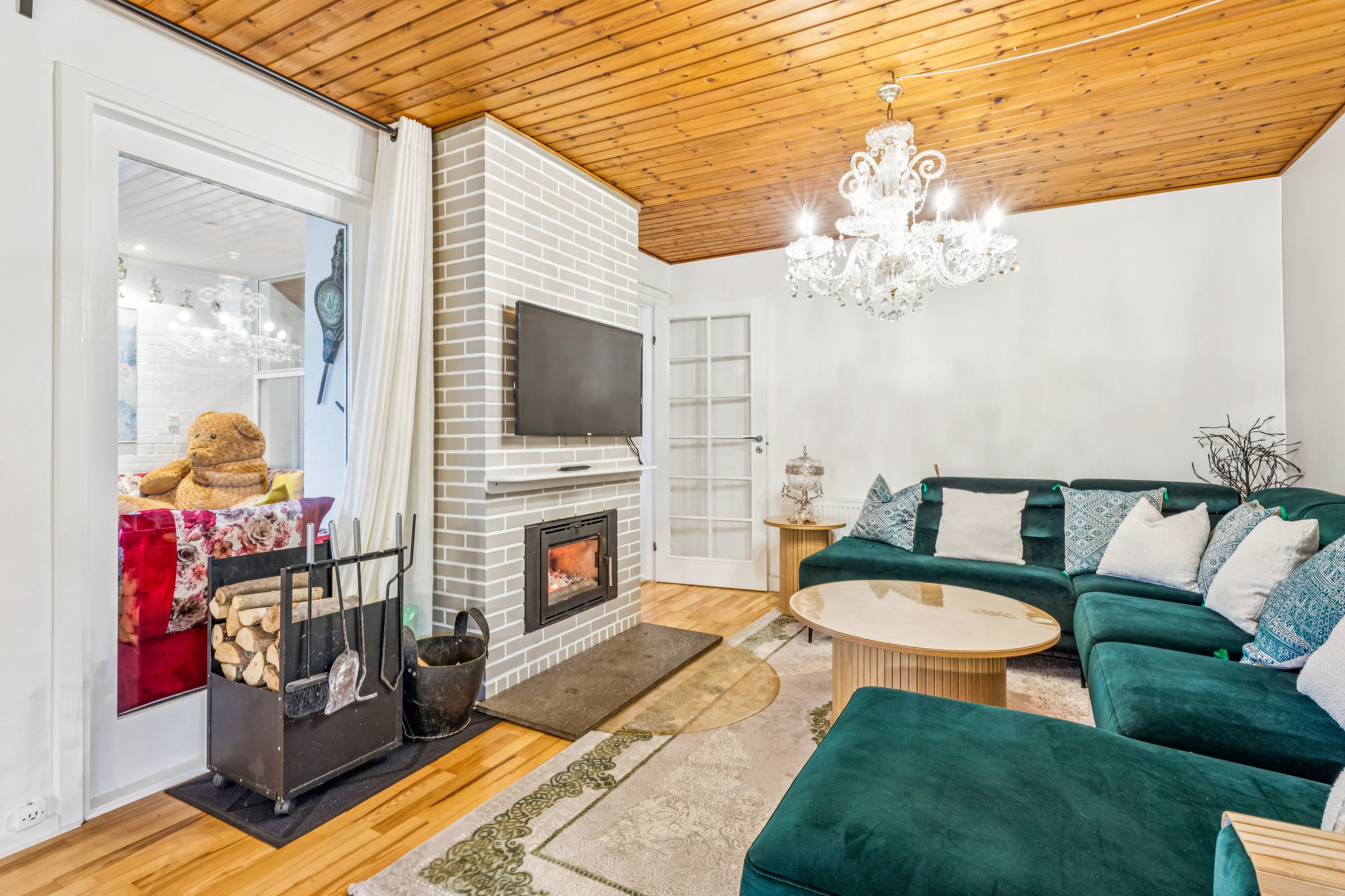 Fremhævet stue billede i fuldskærmstilstand. Billede af Rødhøjgårdsvej 95, 2630 Taastrup