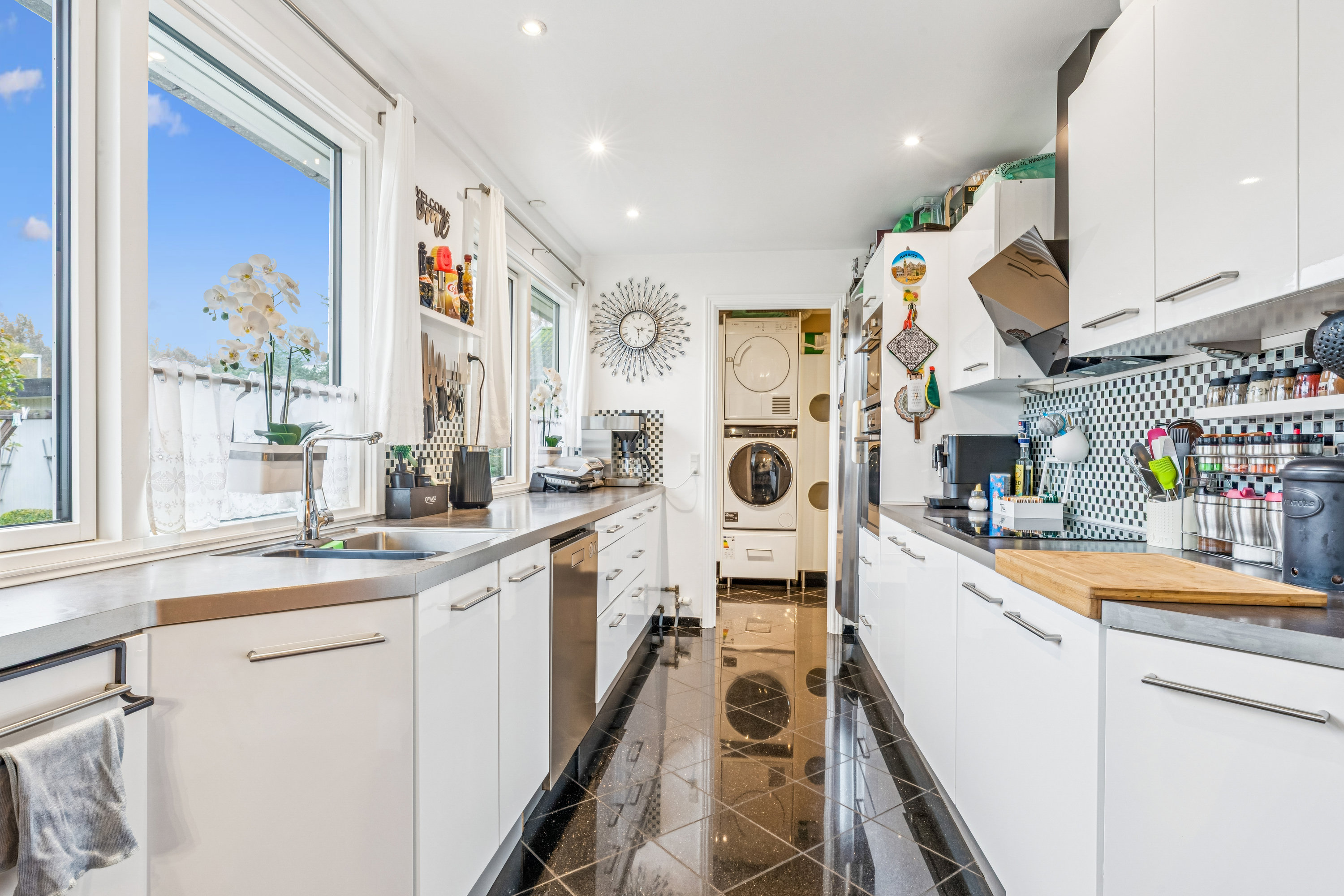 Fremhævet køkken billede i fuldskærmstilstand. Billede af Rødhøjgårdsvej 95, 2630 Taastrup