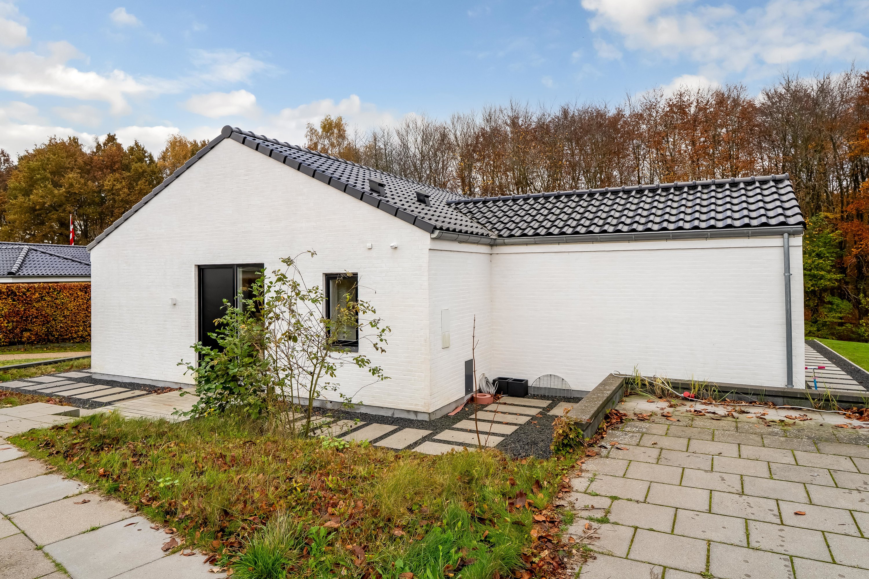 Fremhævet andet billede i fuldskærmstilstand. Billede af Bombakken 57, 3320 Skævinge