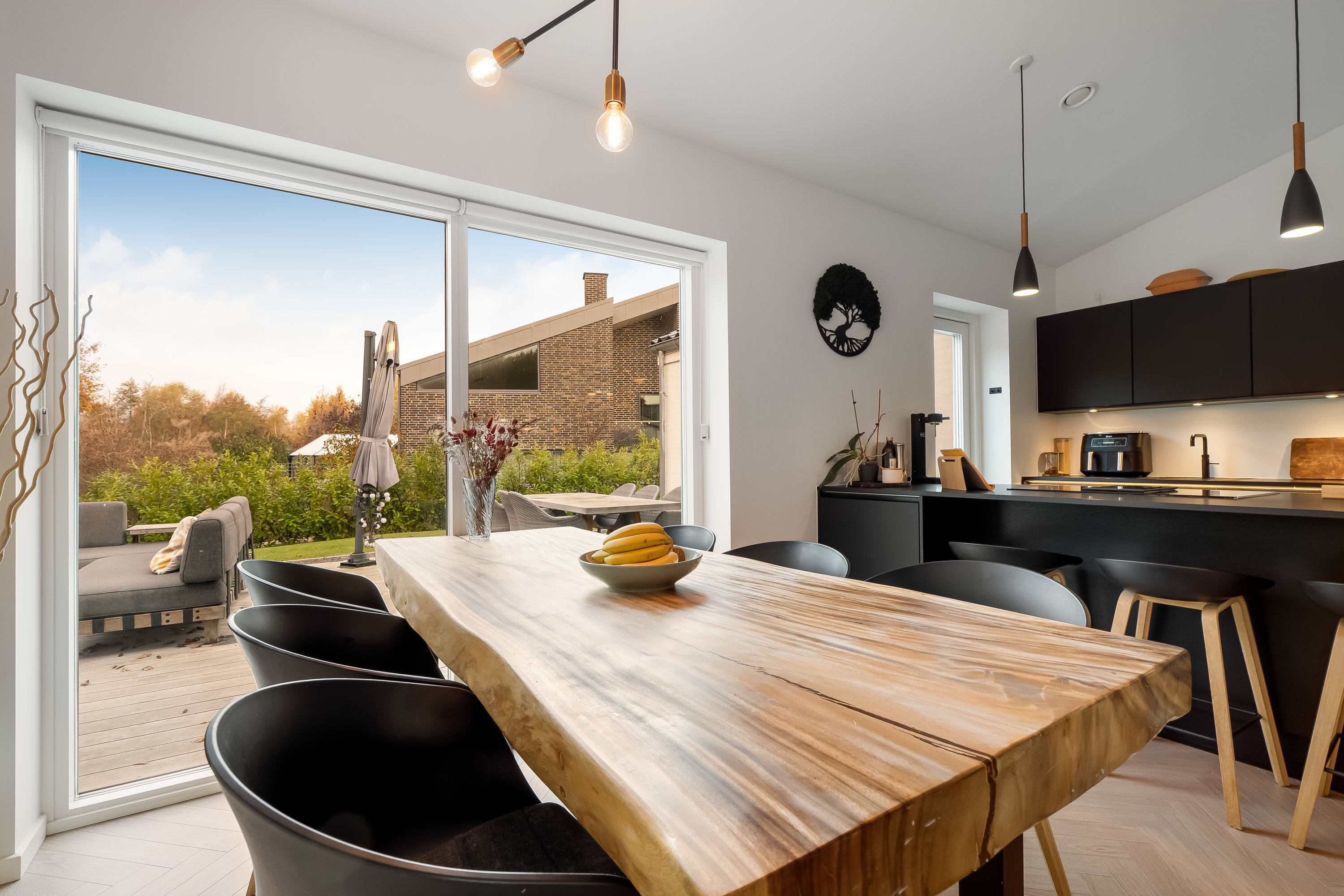 Fremhævet stue billede i fuldskærmstilstand. Billede af Bombakken 57, 3320 Skævinge